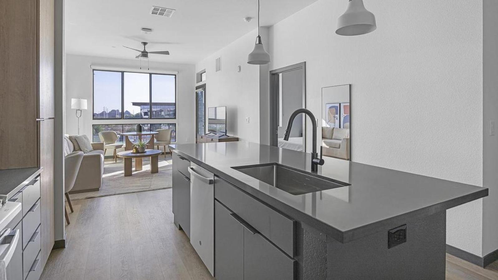 Landing Modern With Amazing Amenities * Scottsdale