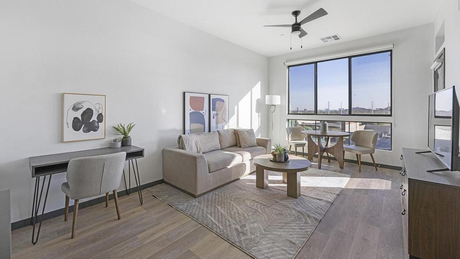 Apartment Landing Modern With Amazing Amenities *