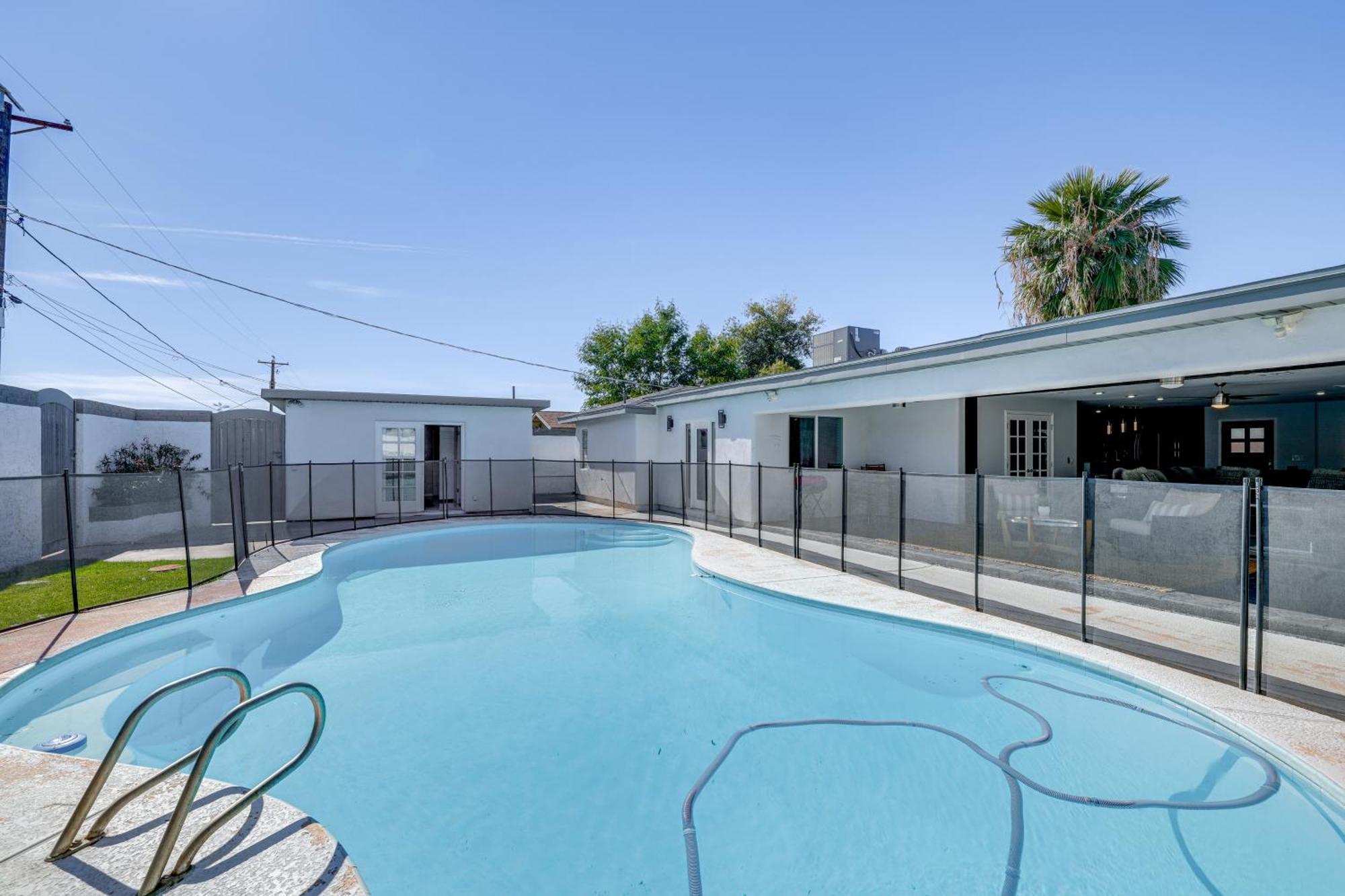 Updated Retreat With Private Pool! Scottsdale