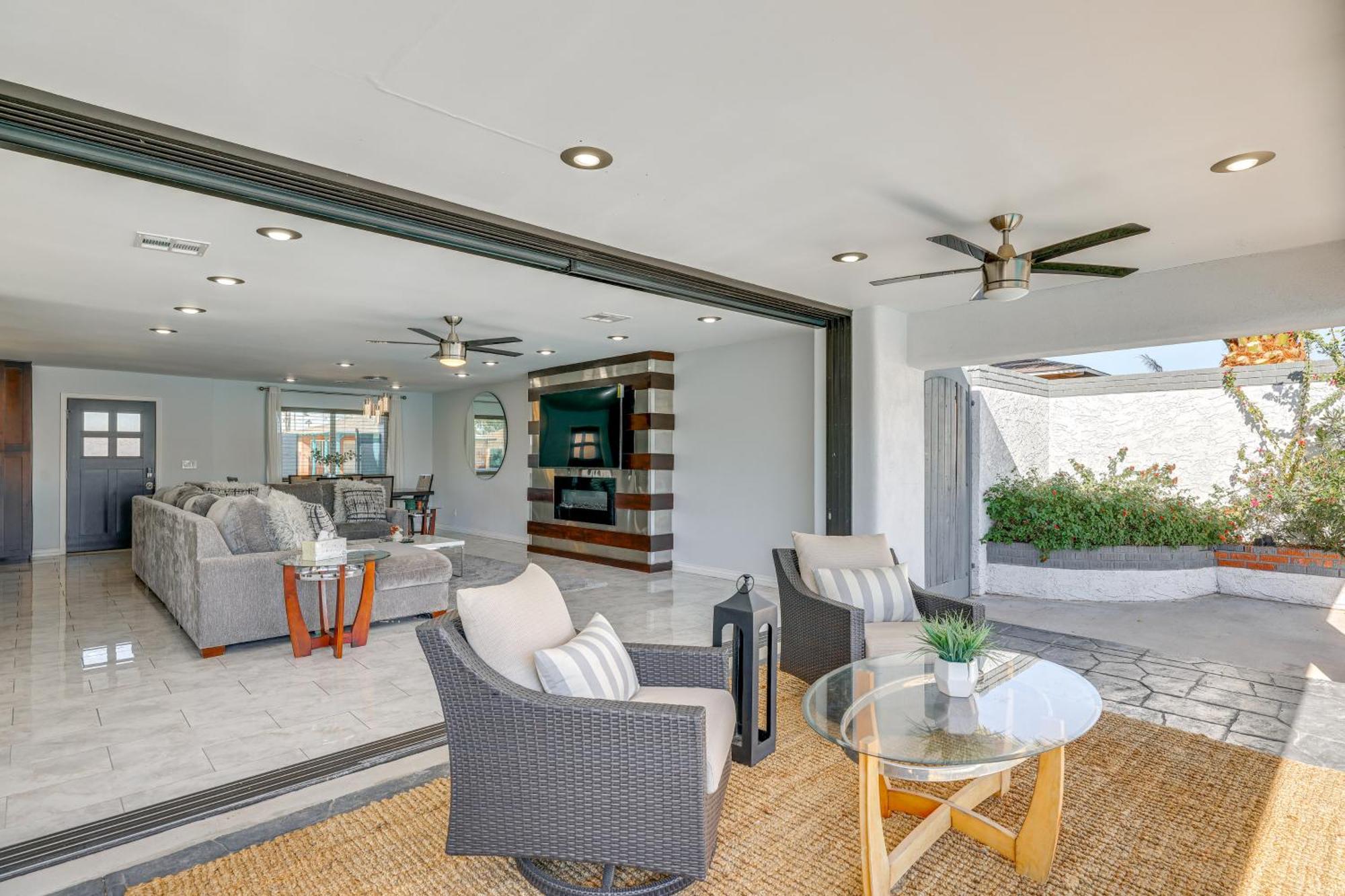 Updated Retreat With Private Pool! Holiday home Scottsdale