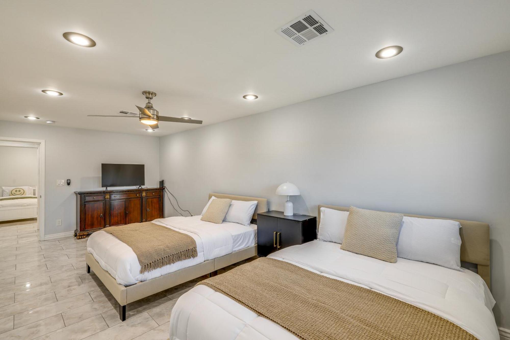 Holiday home Updated Retreat With Private Pool! *