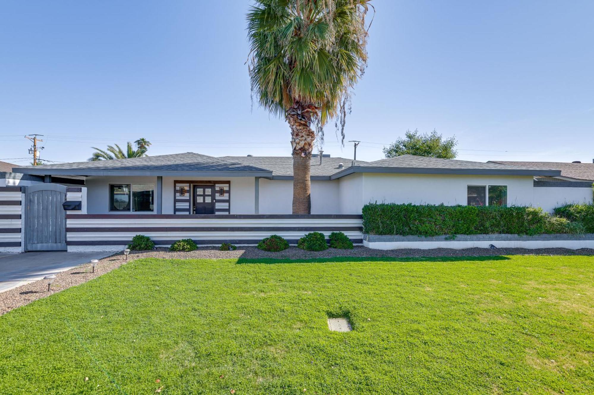 Holiday home Updated Retreat With Private Pool! *