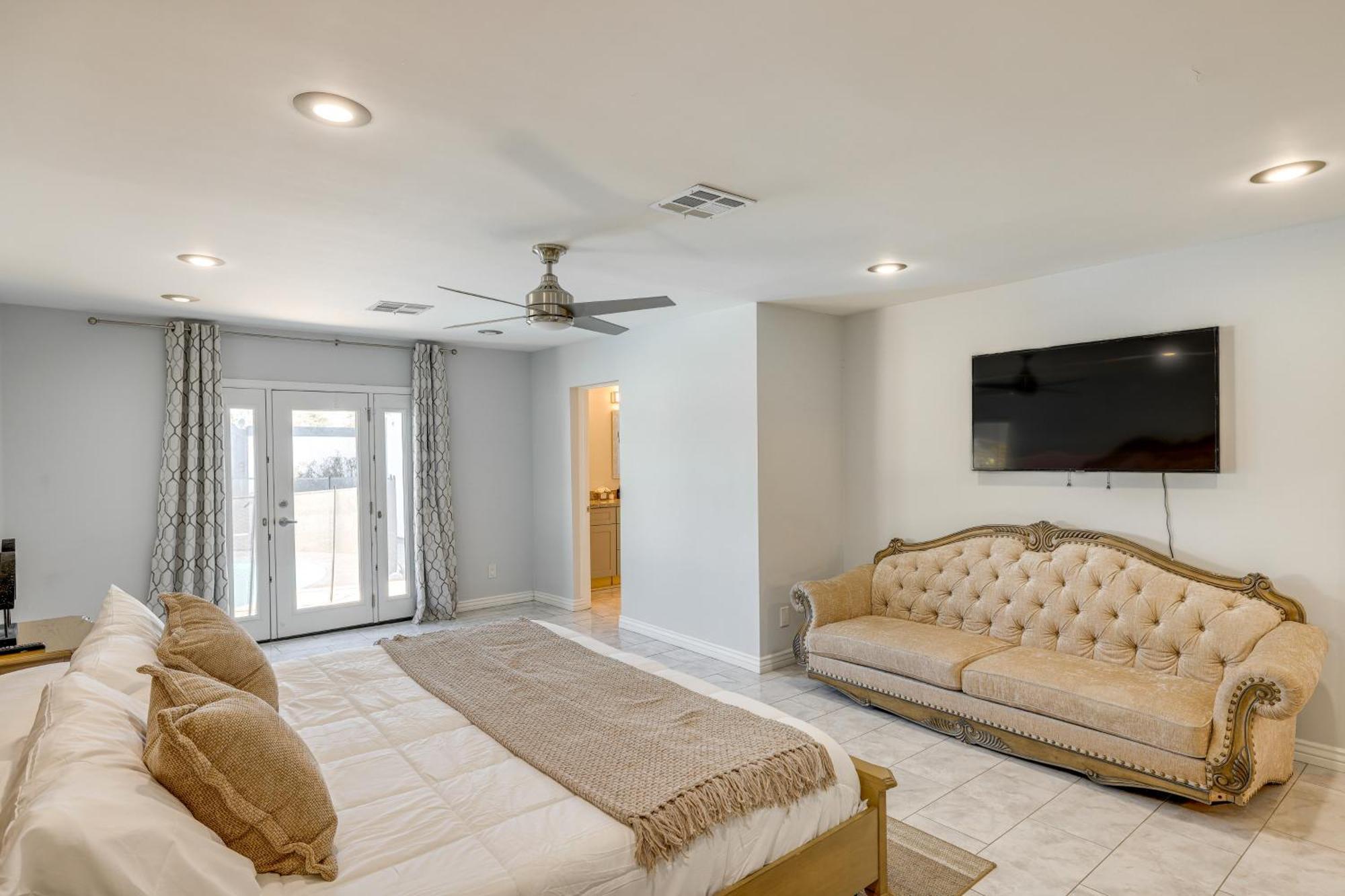 Updated Retreat With Private Pool! *