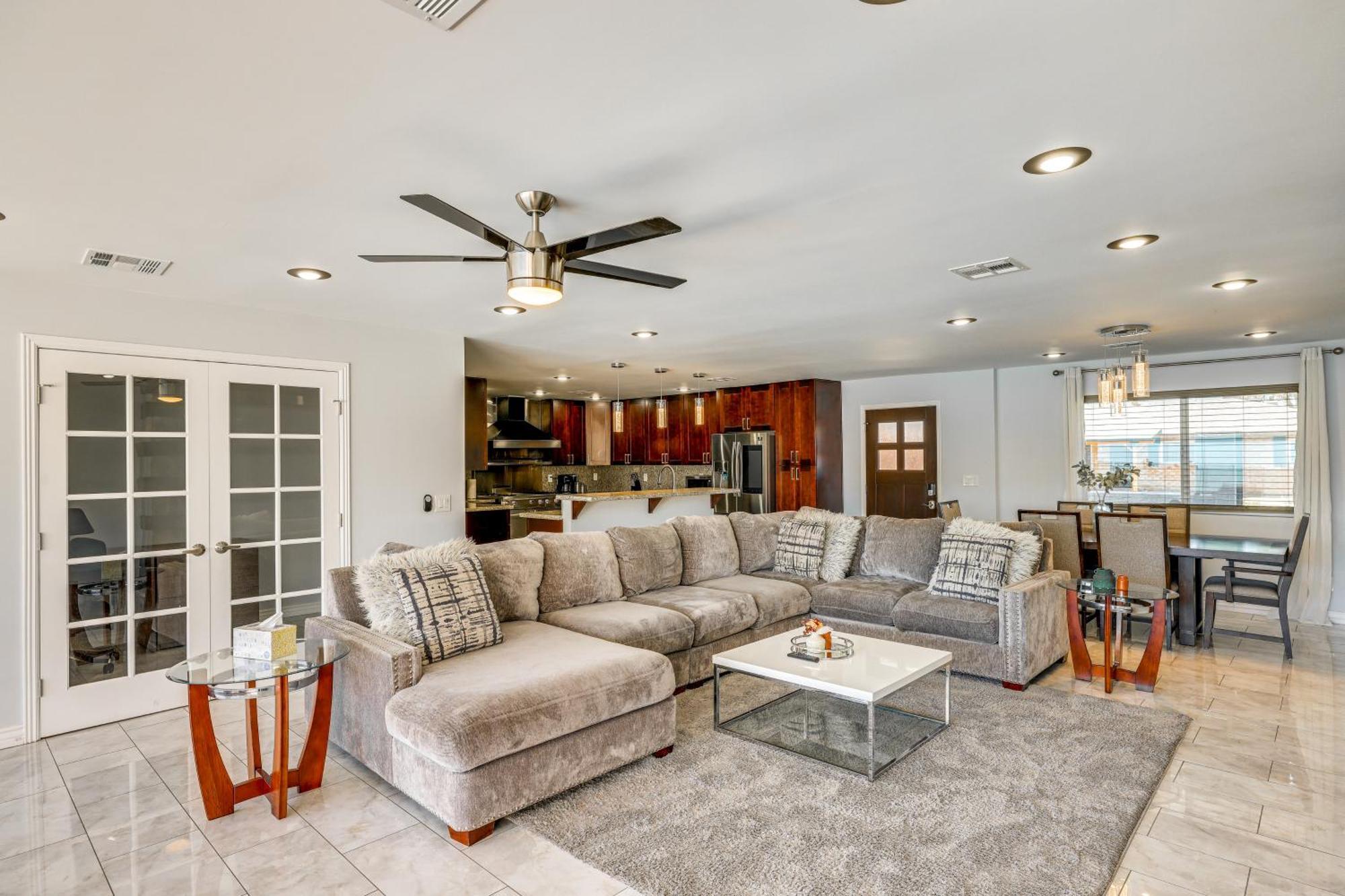 Updated Retreat With Private Pool! *