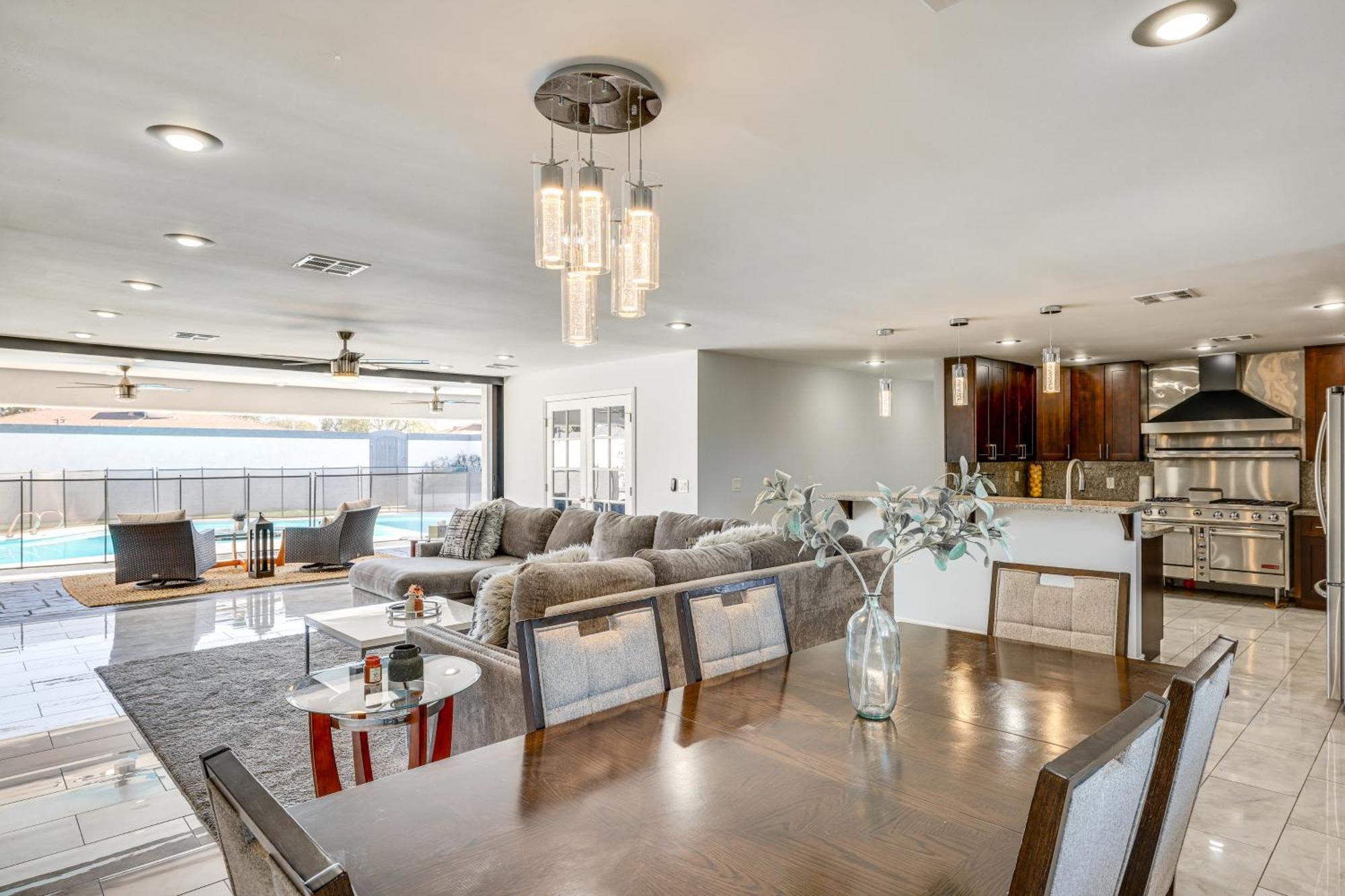 Holiday home Updated Retreat With Private Pool!