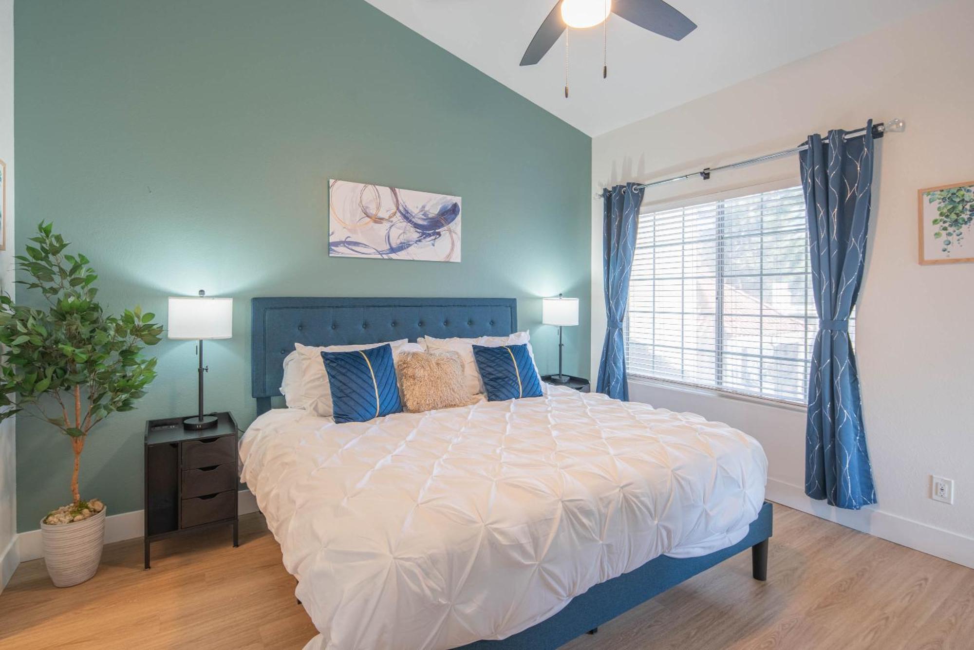 Steps Away To Tpc Golf & Min To Shopping District-h2057 Apartment *