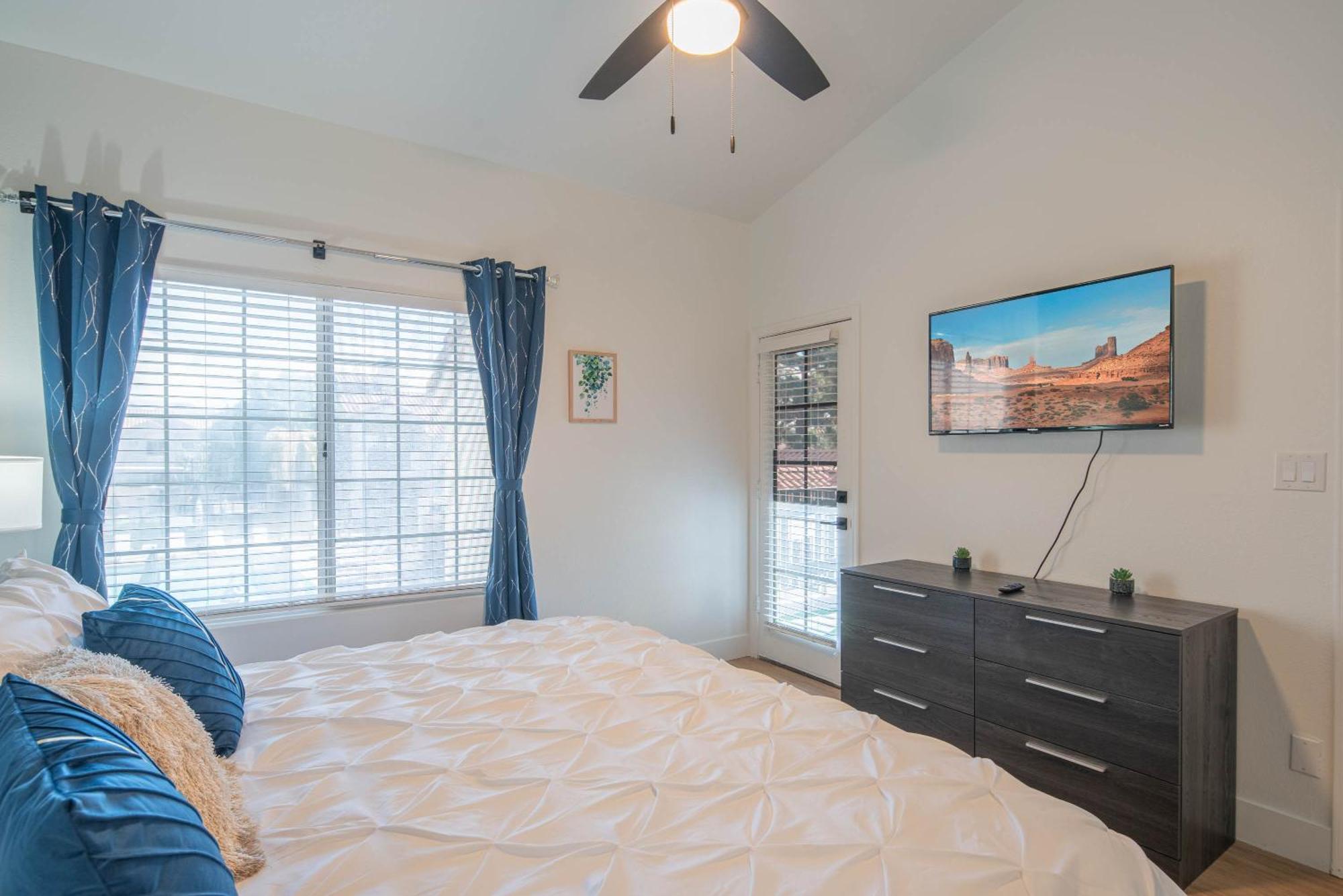 Steps Away To Tpc Golf & Min To Shopping District-h2057 Apartment Scottsdale