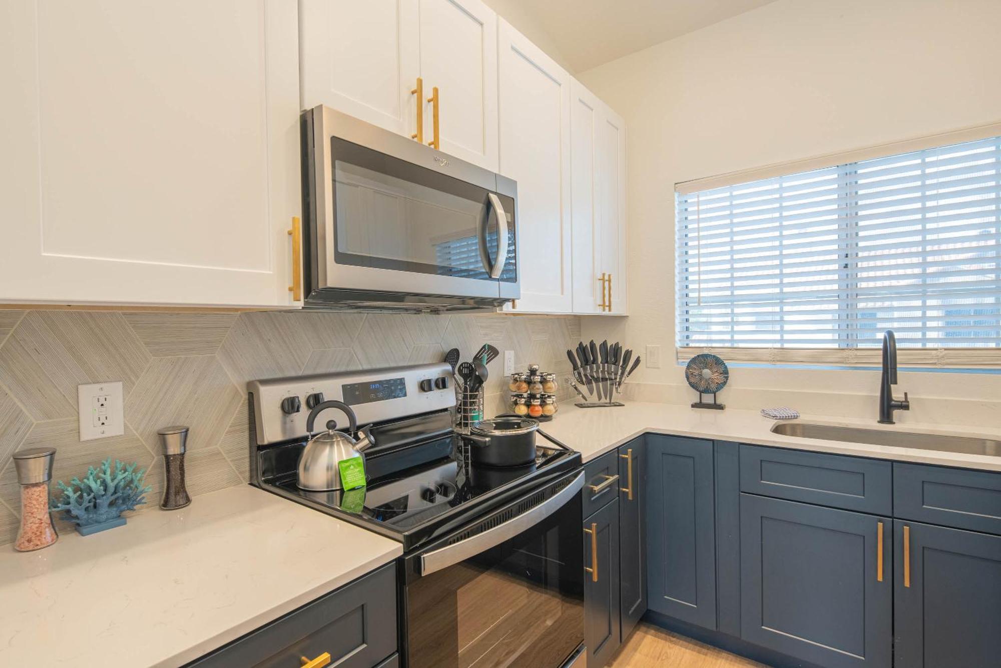 Steps Away To Tpc Golf & Min To Shopping District-h2057