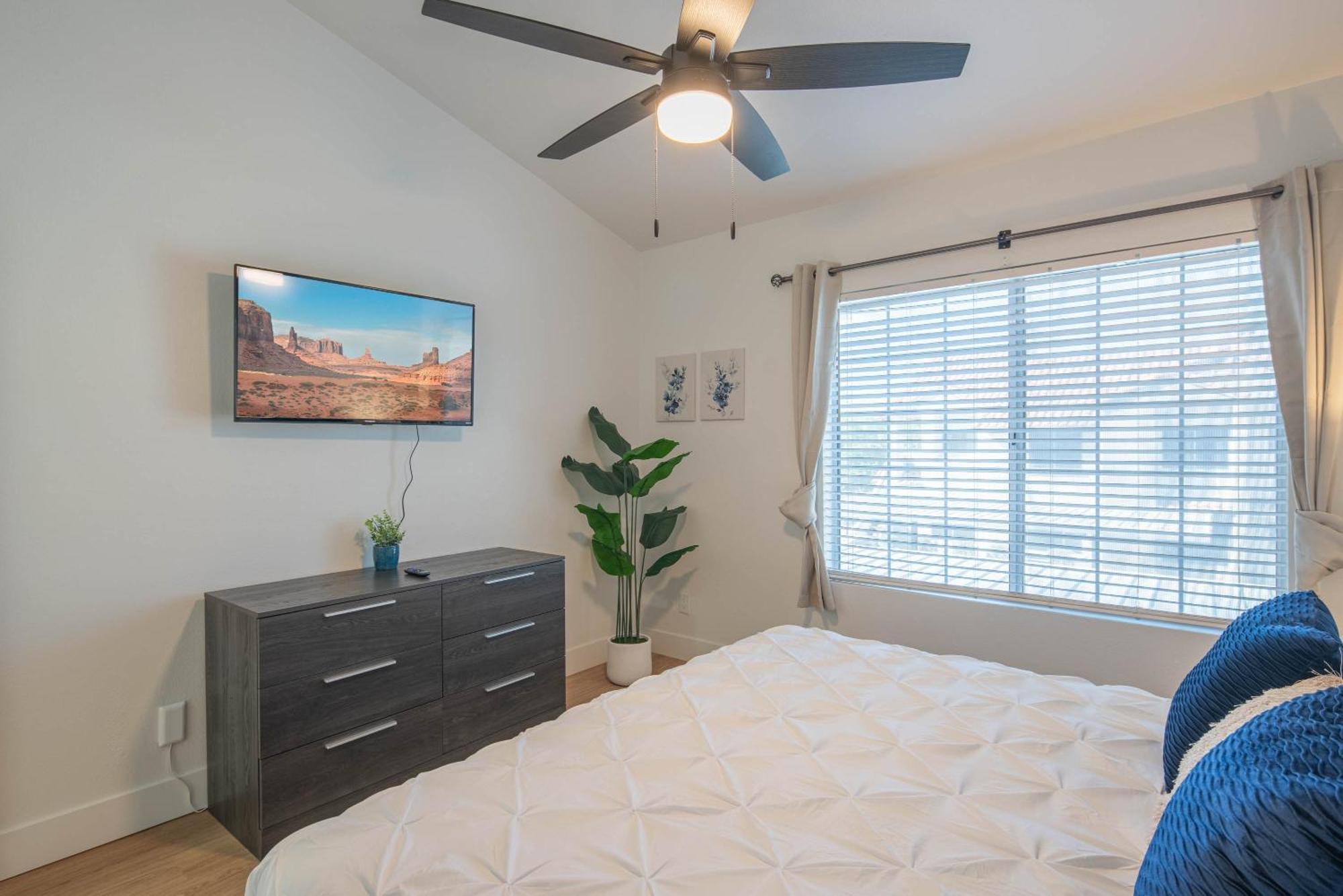 Steps Away To Tpc Golf & Min To Shopping District-h2057 Apartment *