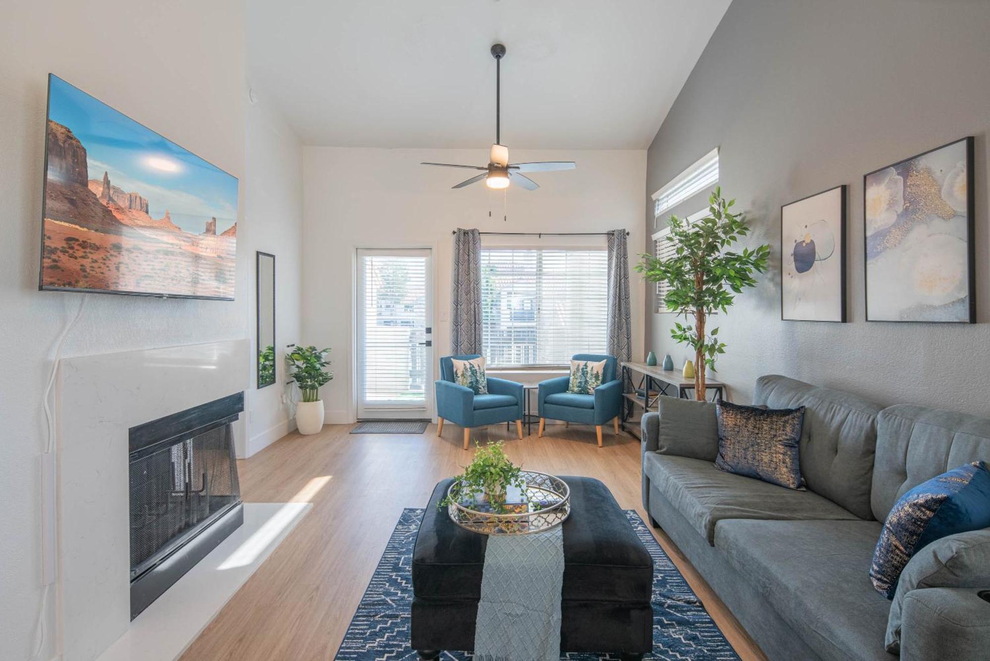Steps Away To Tpc Golf & Min To Shopping District-h2057 Apartment Scottsdale