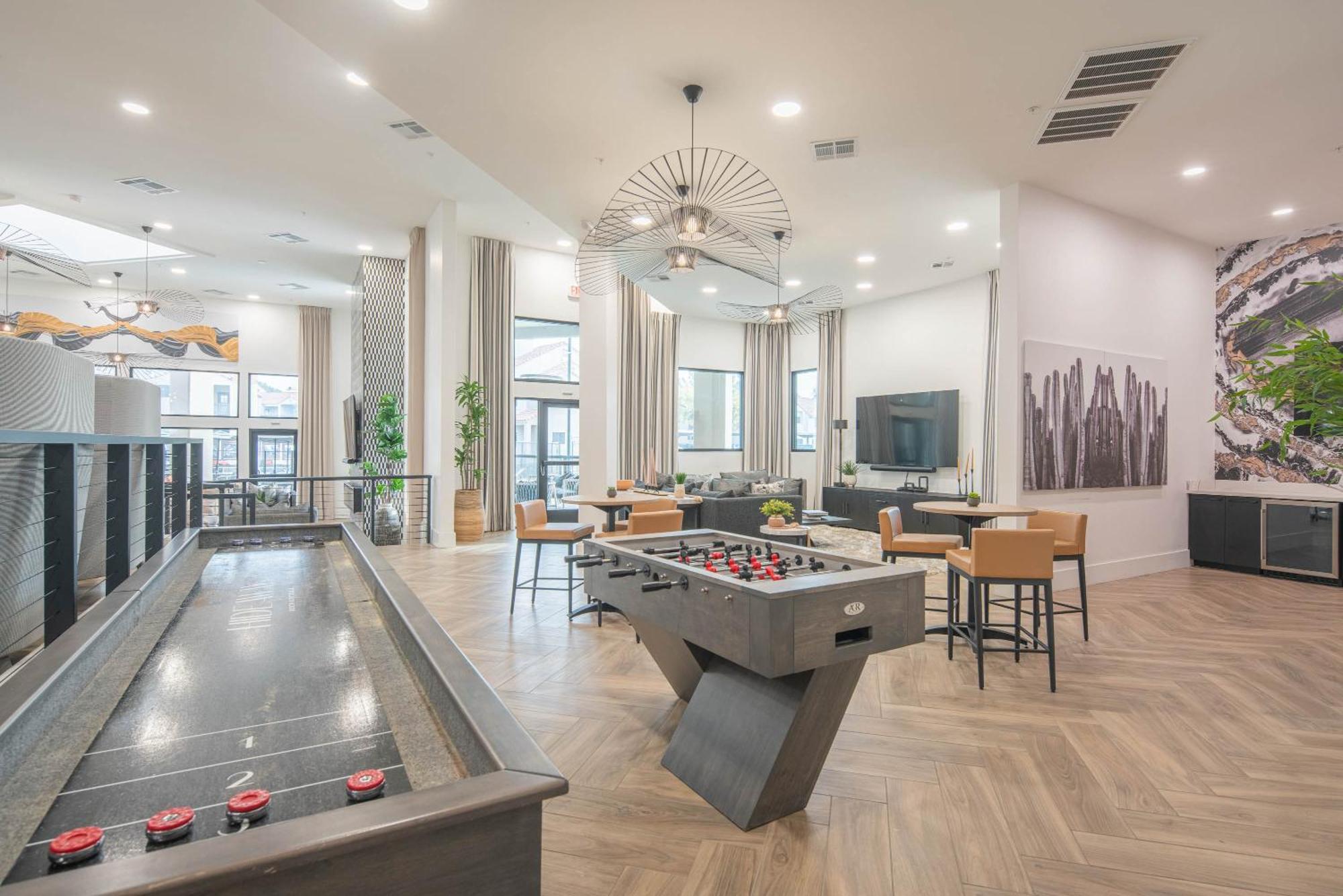 Steps Away To Tpc Golf & Min To Shopping District-h2057 Apartment