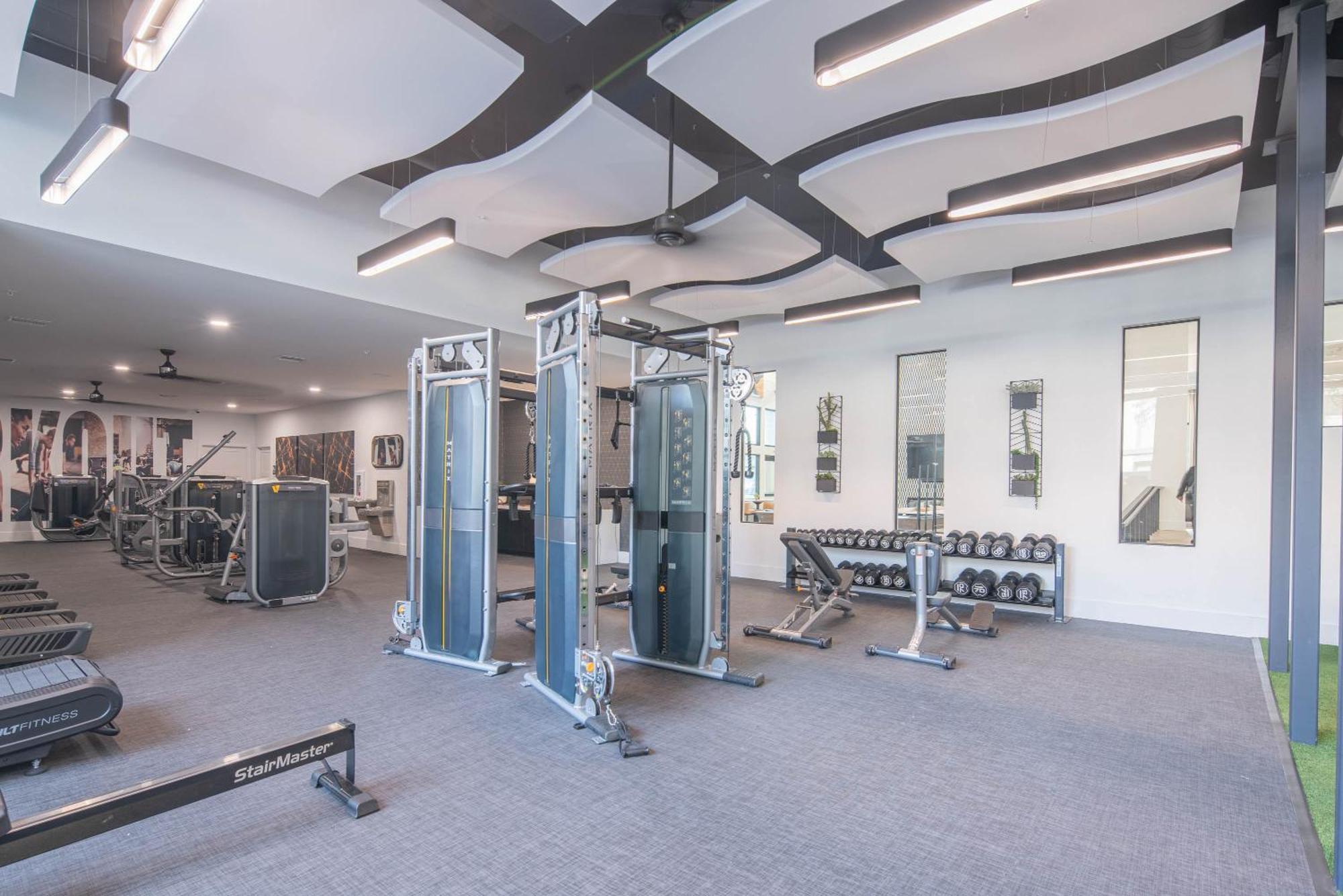 Steps Away To Tpc Golf & Min To Shopping District-h2057