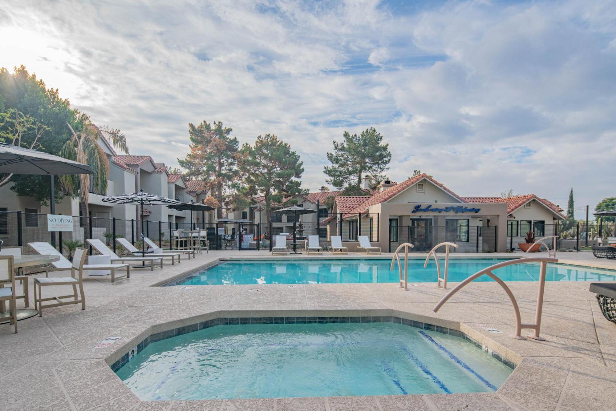 Steps Away To Tpc Golf & Min To Shopping District-h2057 Apartment