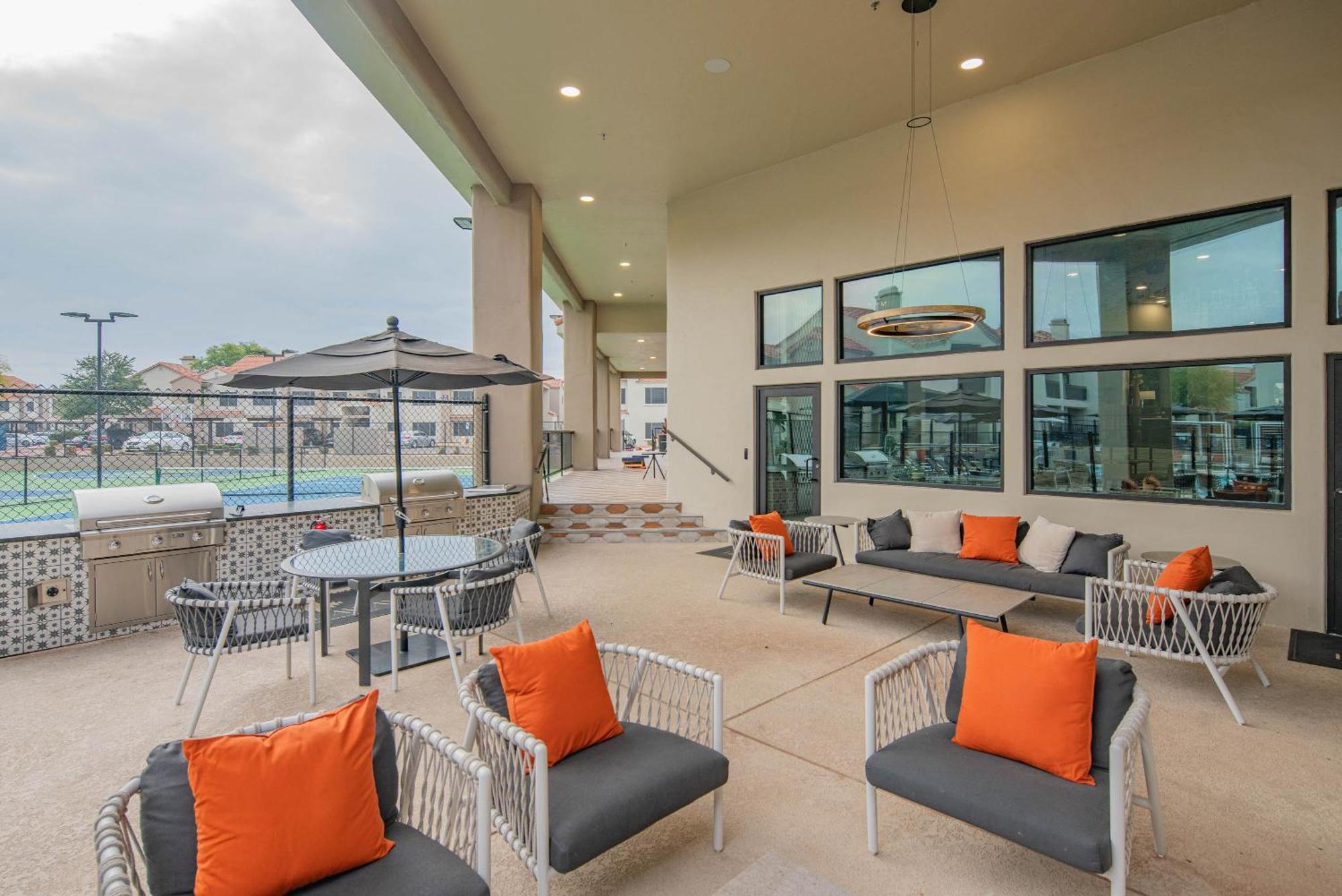 Steps Away To Tpc Golf & Min To Shopping District-h2057 Apartment