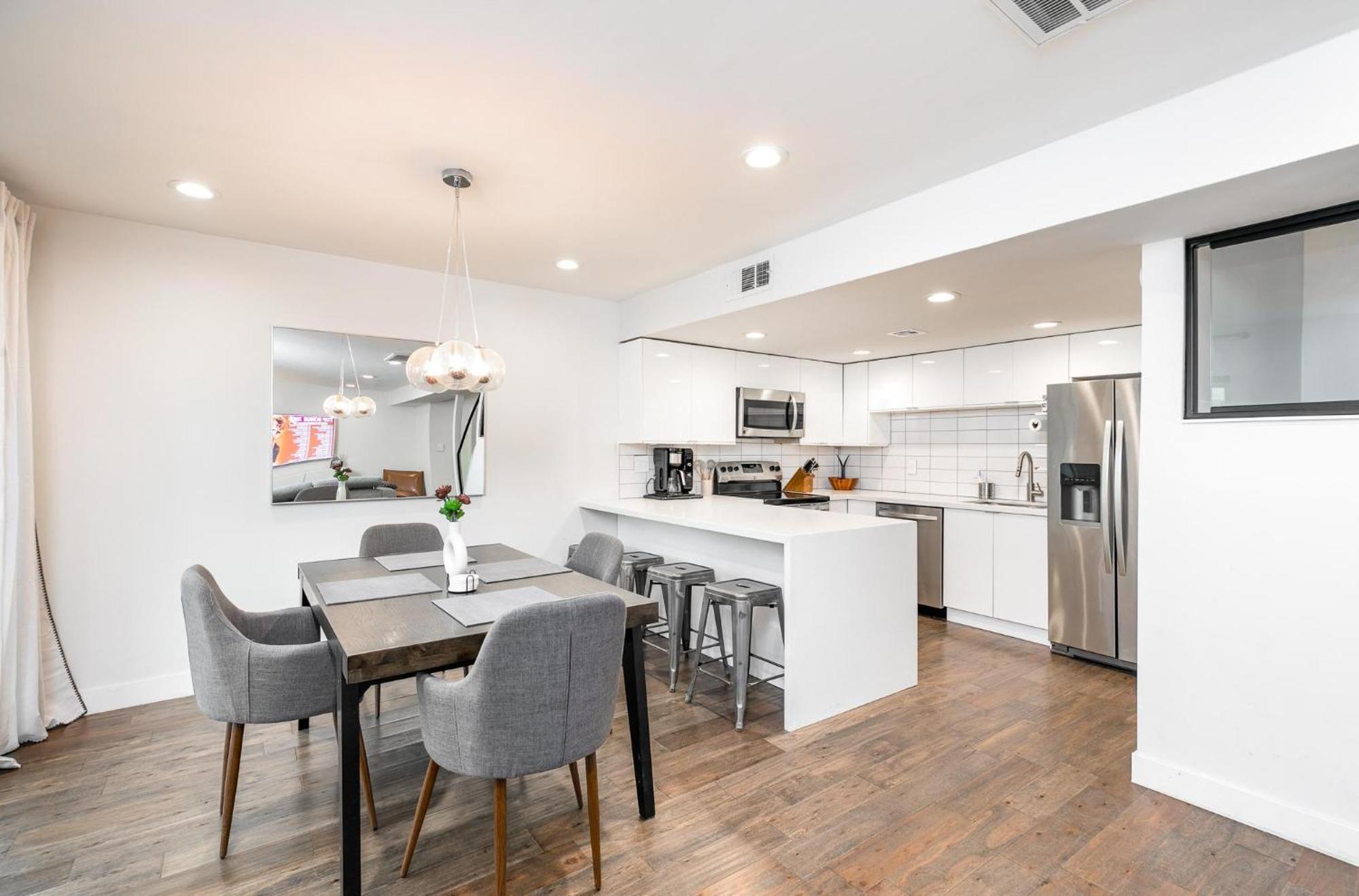 Apartment Vacation *