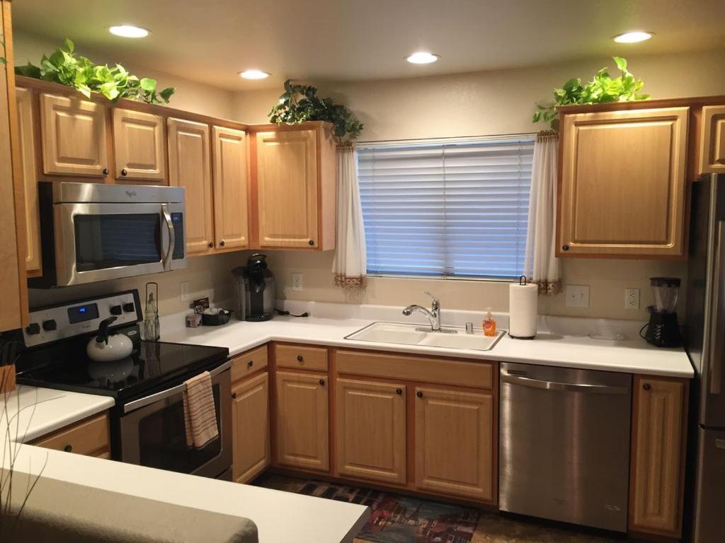 Apartment Location, Heated Pool, Bbq, Hot Tub,