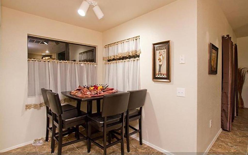 Apartment Location, Heated Pool, Bbq, Hot Tub,