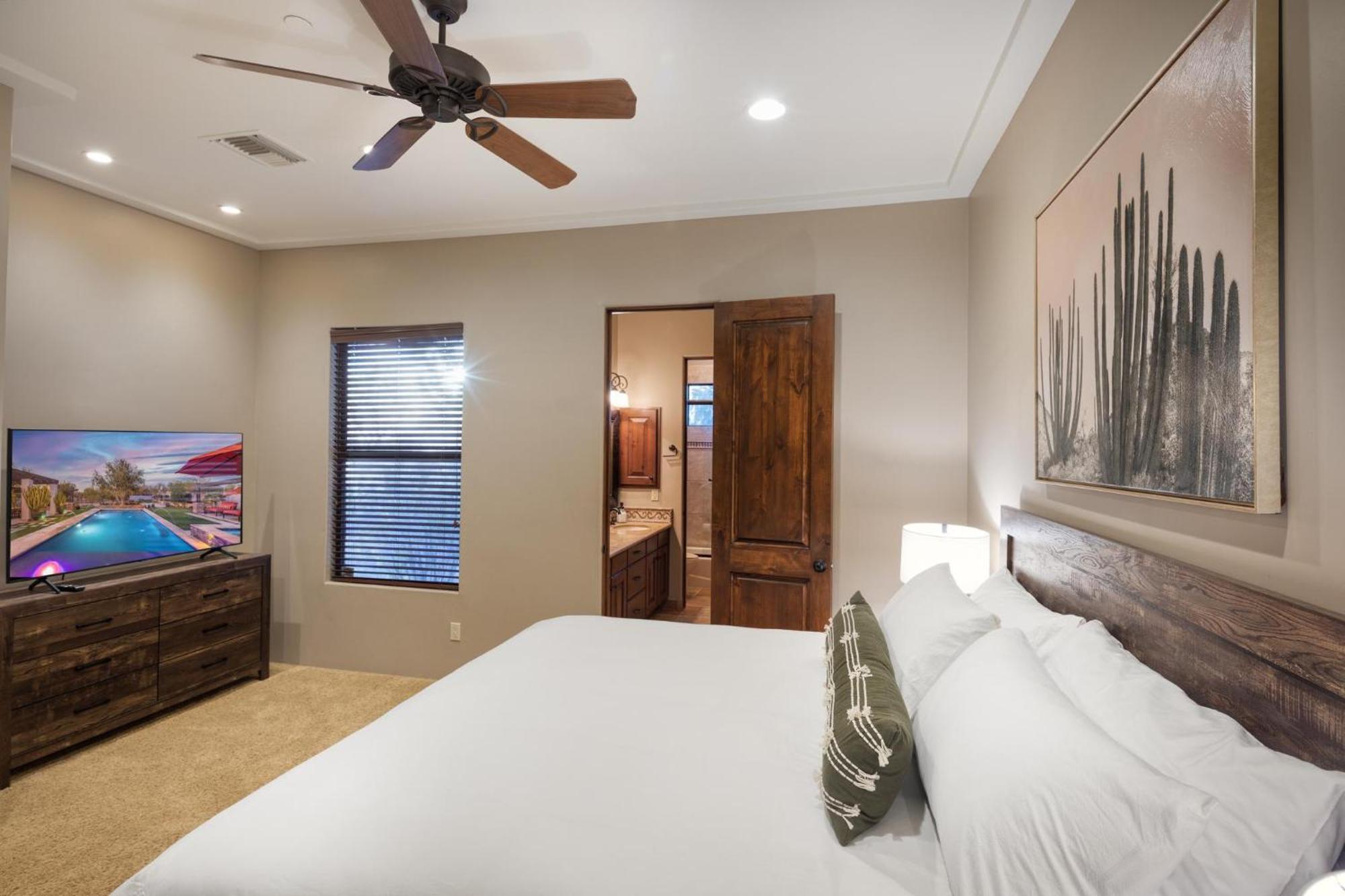 Luxury Estate, Heated Pool, Spa, Game Room, Villa