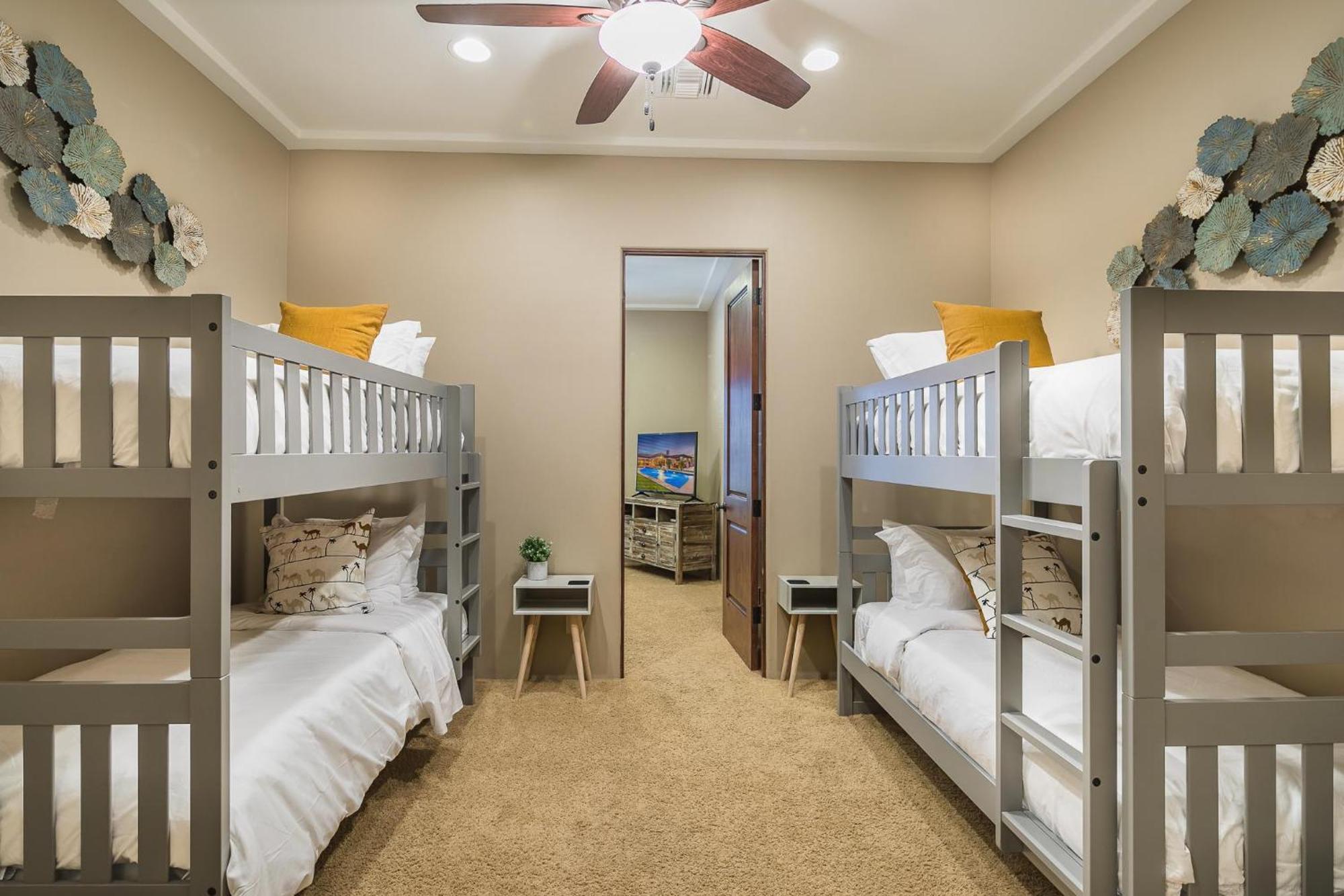 Villa Luxury Estate, Heated Pool, Spa, Game Room,