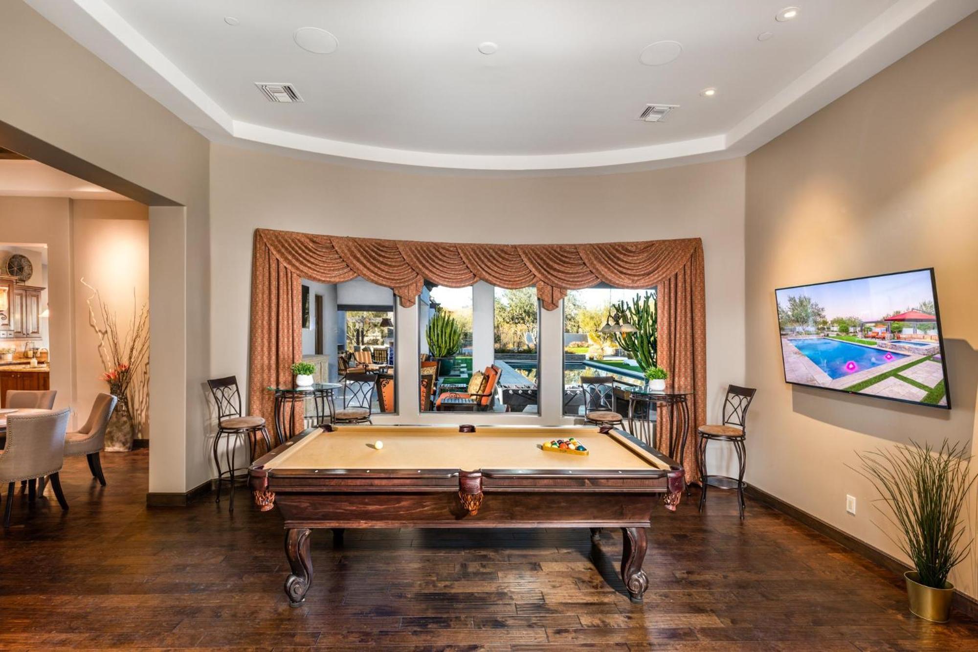 Villa Luxury Estate, Heated Pool, Spa, Game Room,