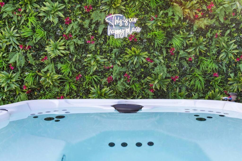 New Hottub Pool Greatroom 5bd Sleep14