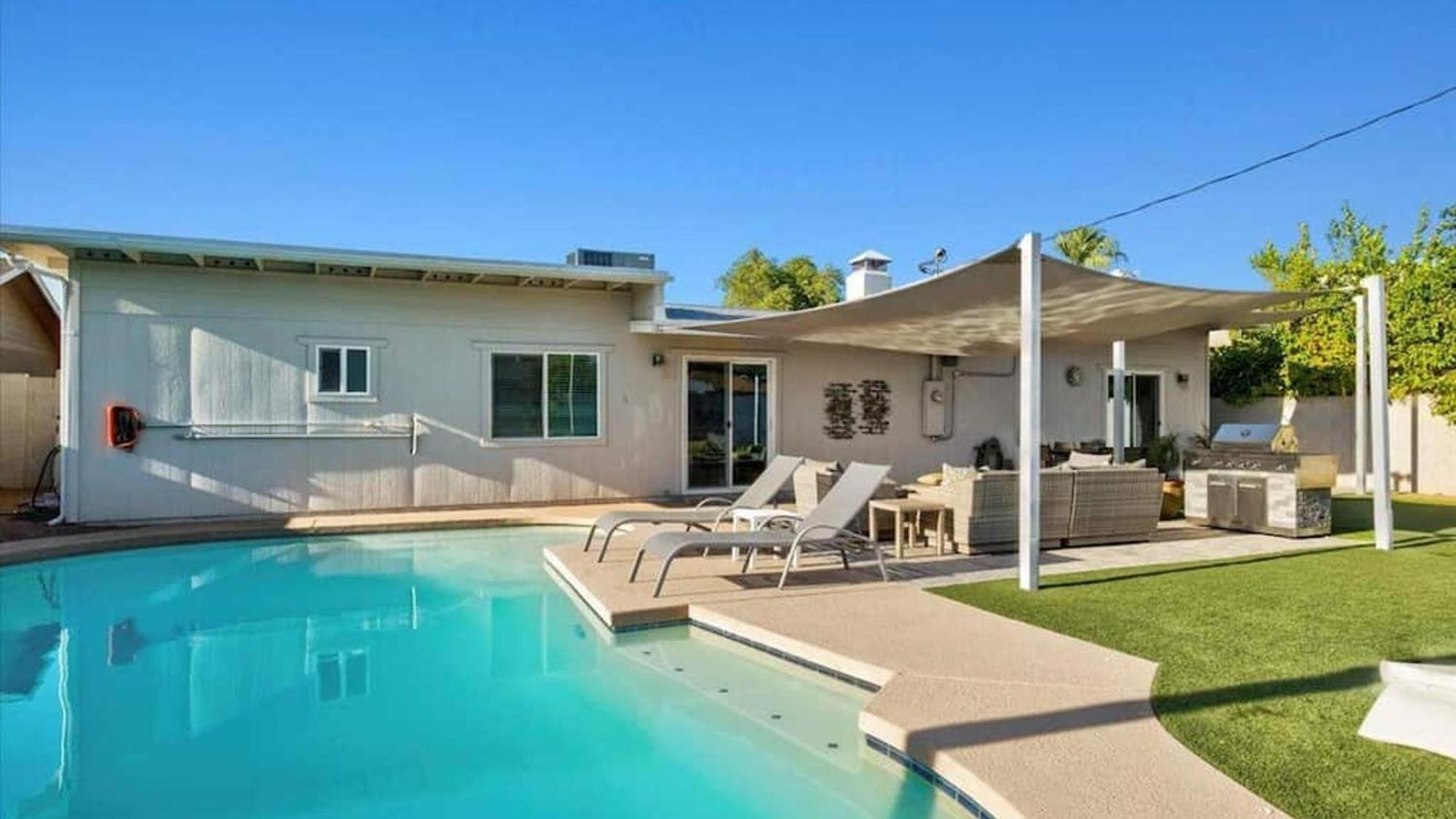 Holiday home Amazing 4-bdrm Wbackyard Paradise In Scottsdale
