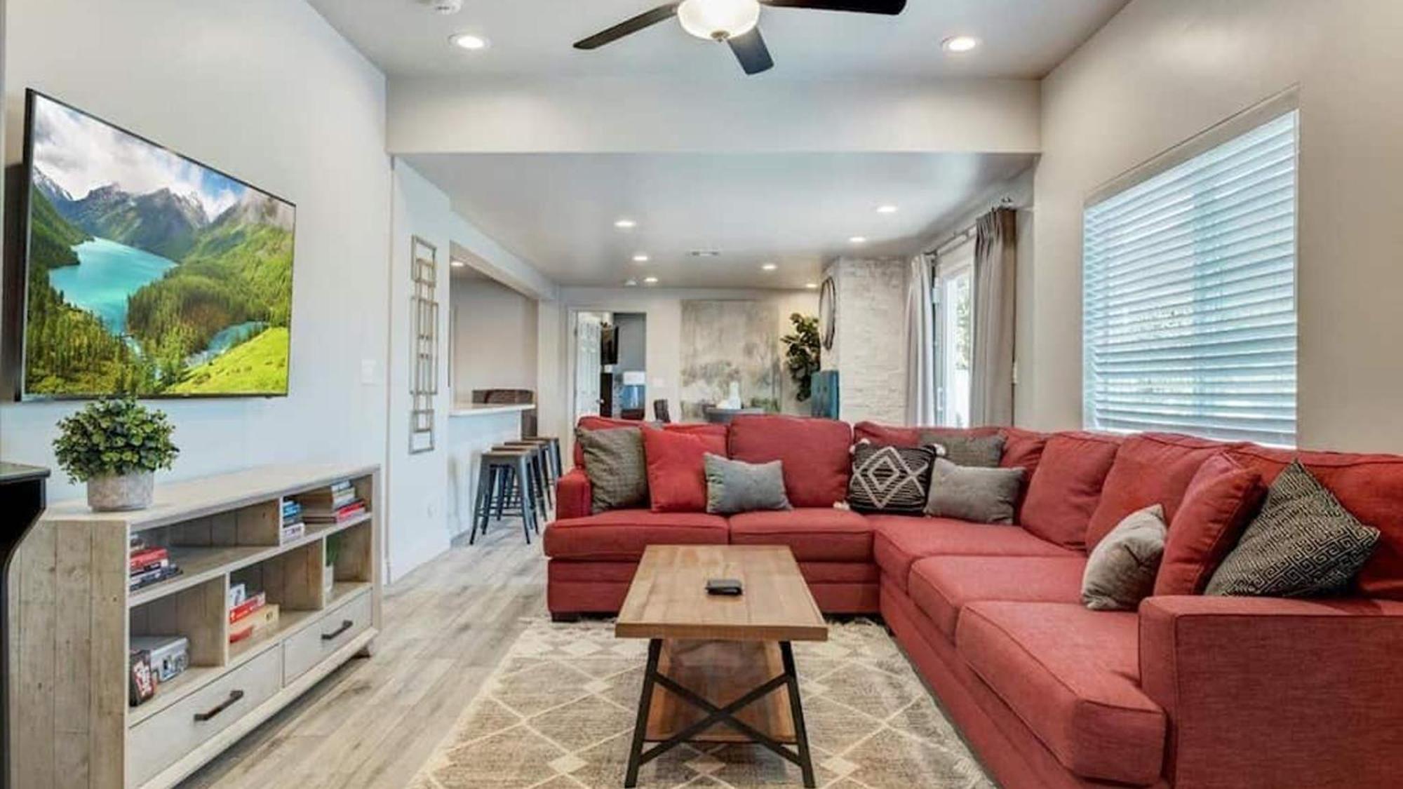 Amazing 4-bdrm Wbackyard Paradise In * Scottsdale