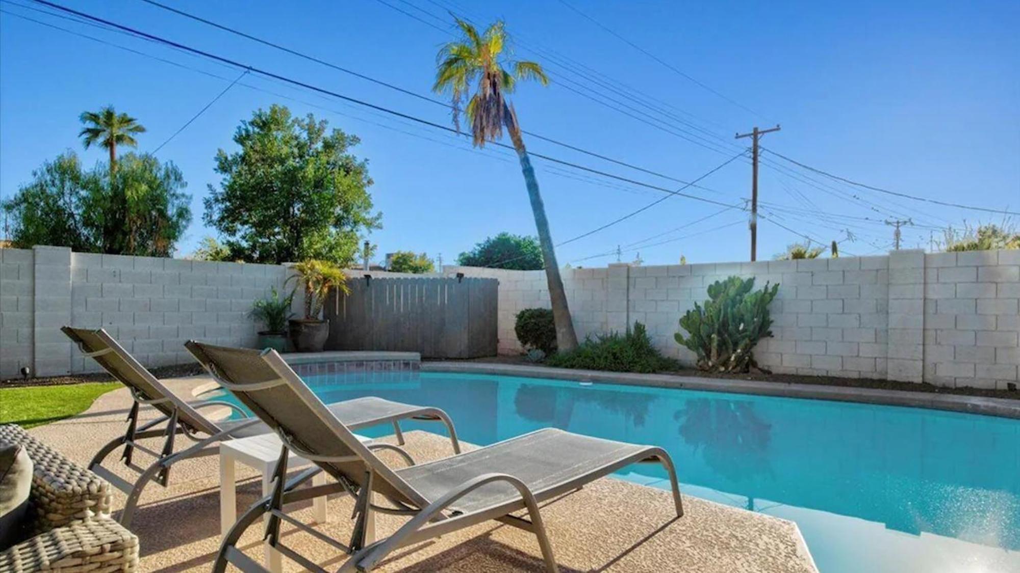Amazing 4-bdrm Wbackyard Paradise In Holiday home *