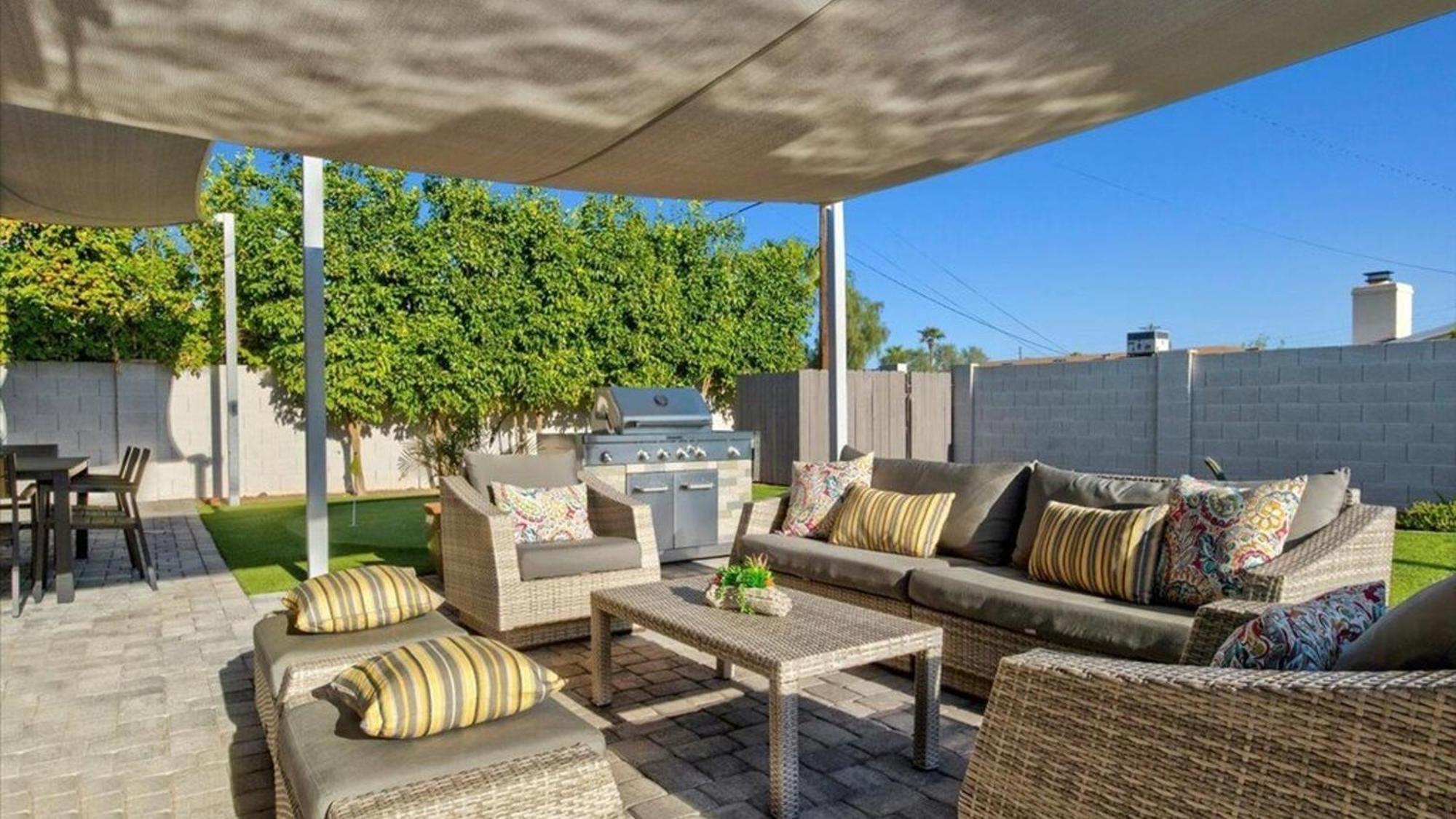 Amazing 4-bdrm Wbackyard Paradise In Holiday home