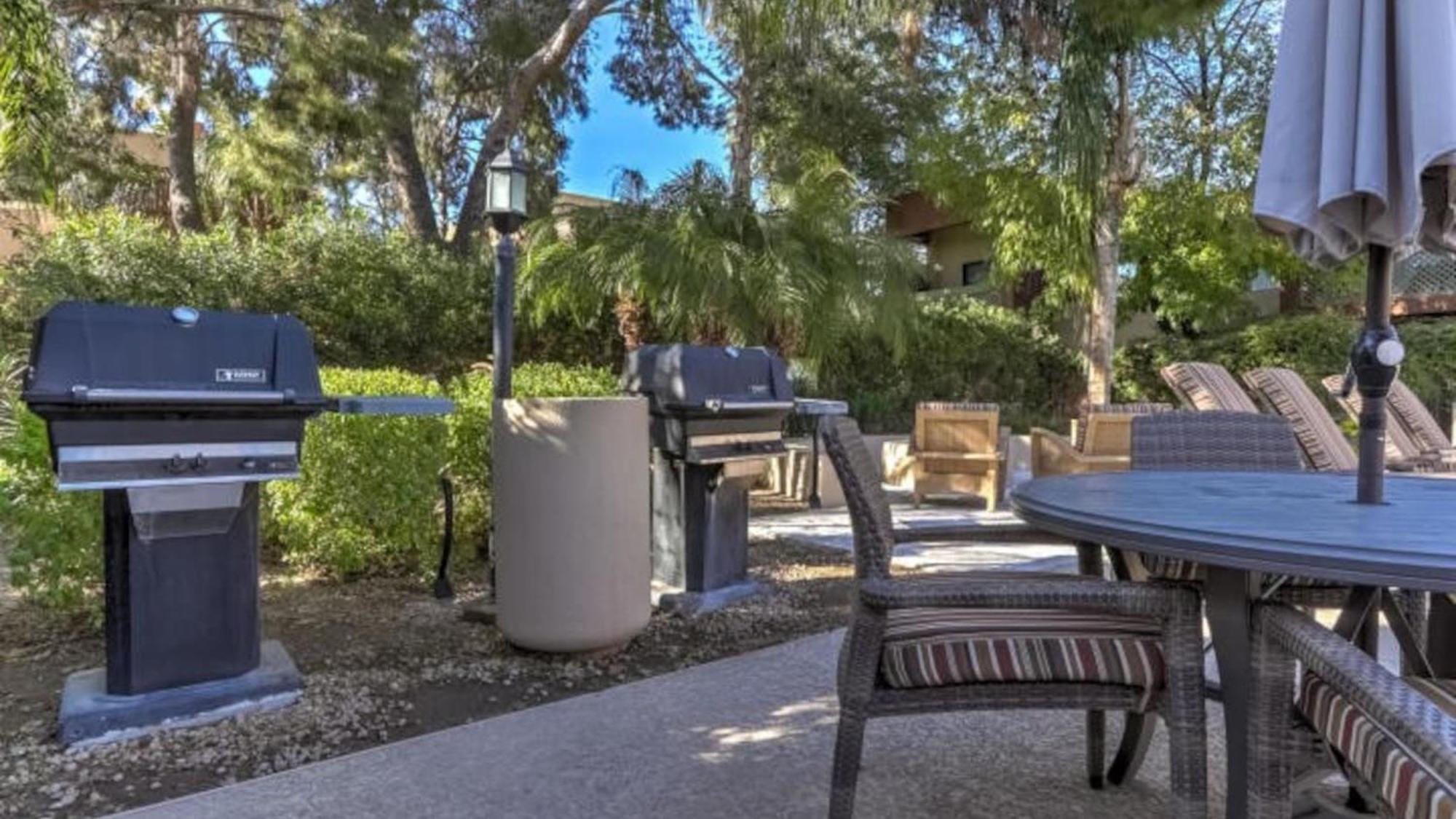 Stylish Old Town 2 Bdrm Ground Floor *