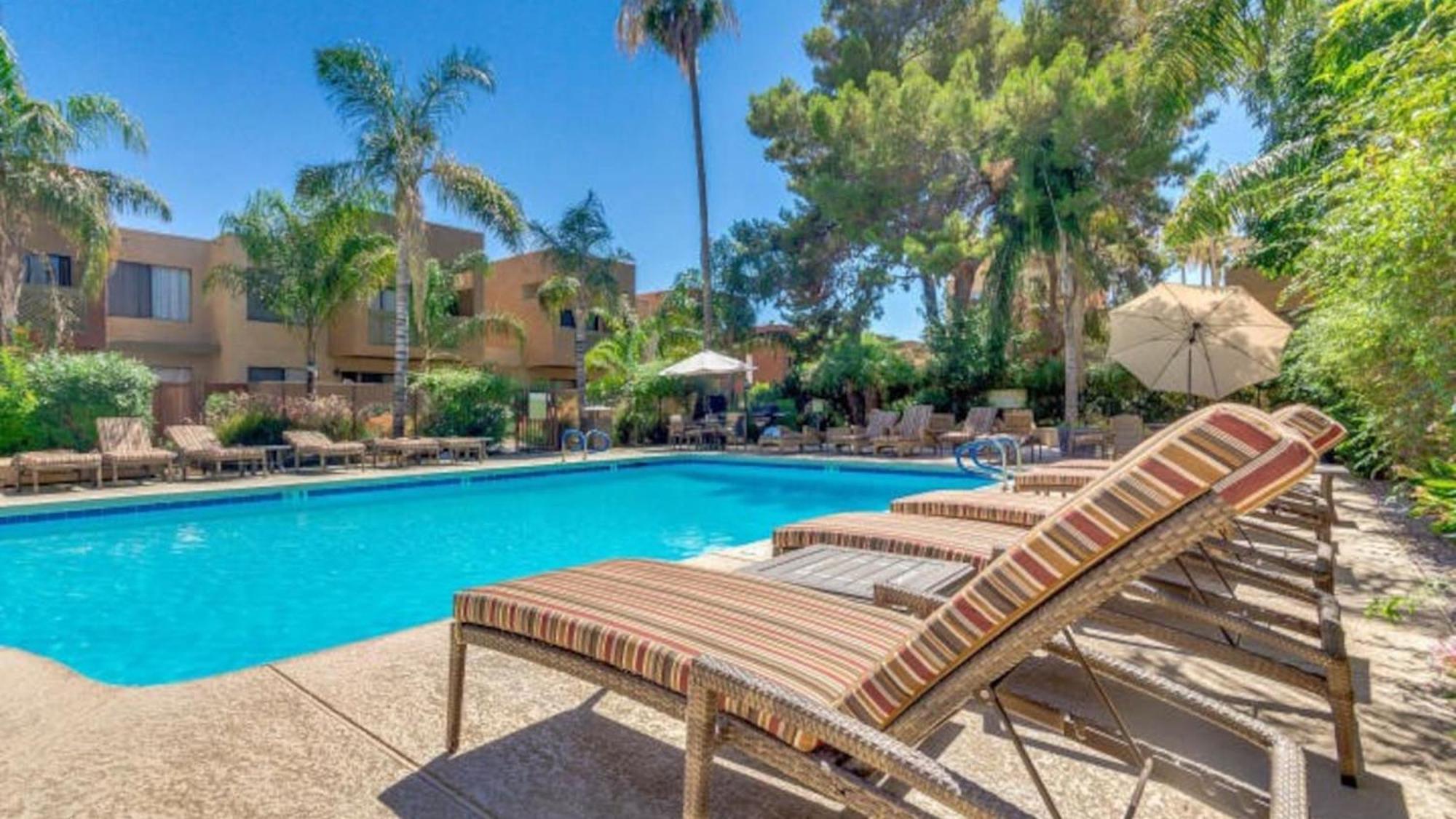 Stylish Old Town 2 Bdrm Ground Floor Scottsdale