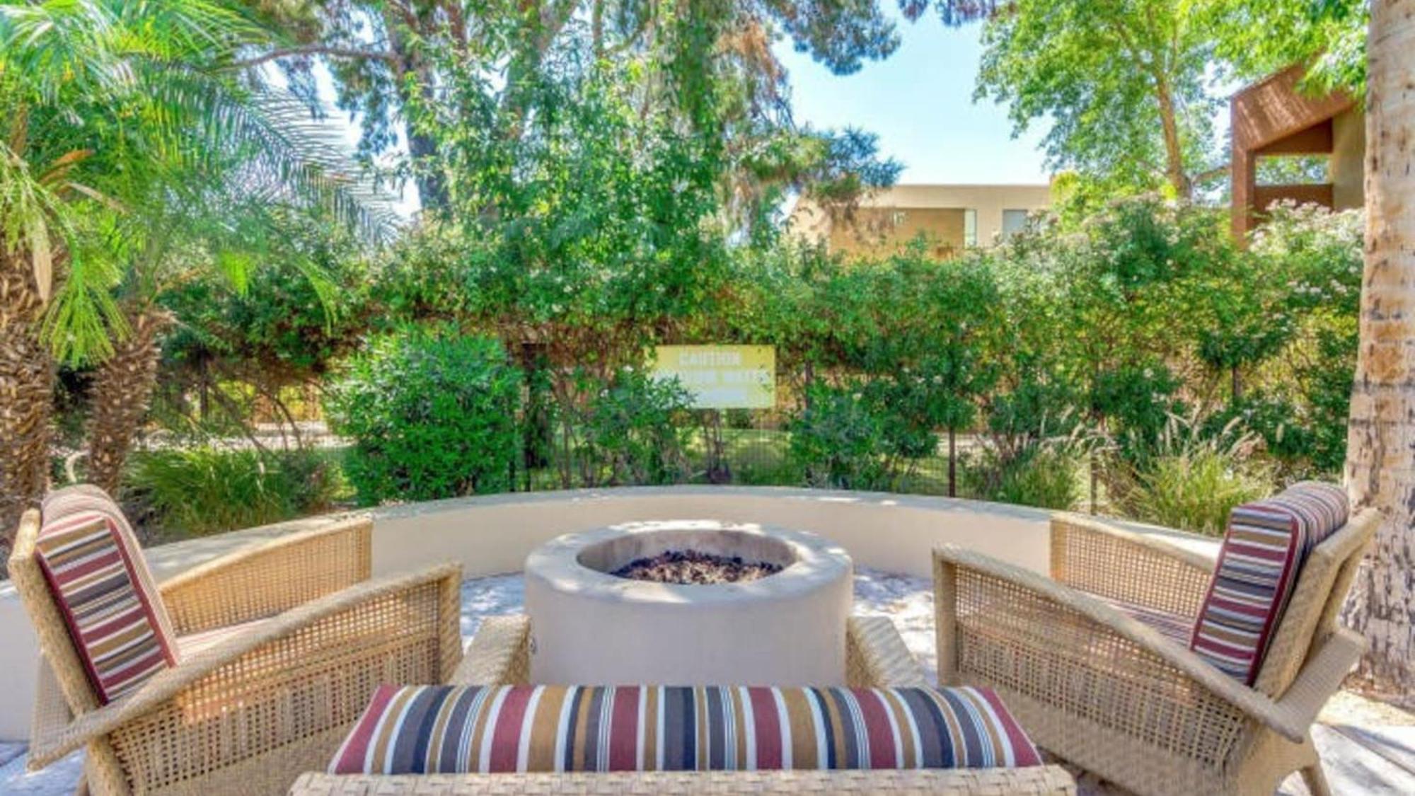 Stylish Old Town 2 Bdrm Ground Floor Holiday home Scottsdale