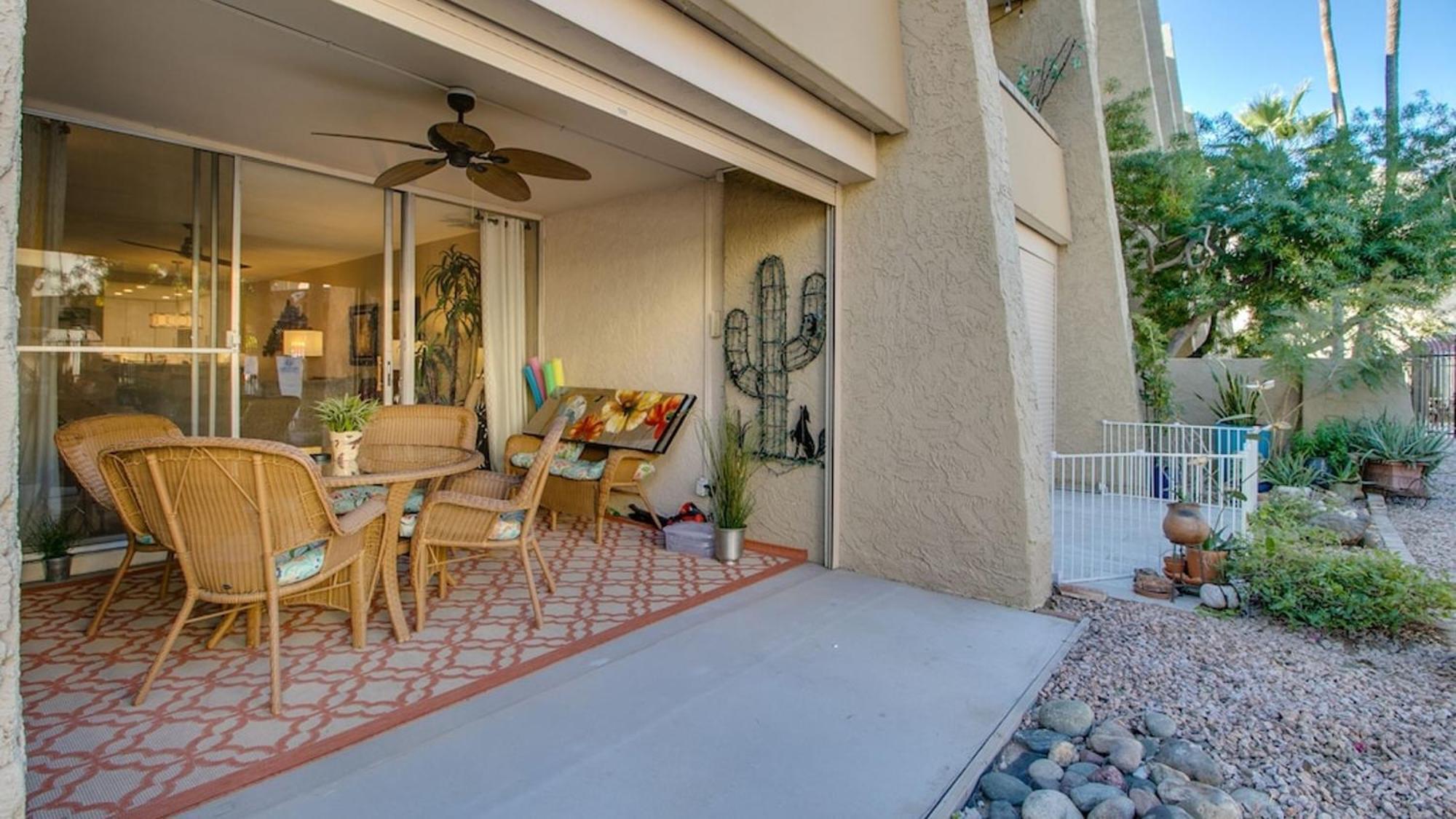 Holiday home Cozy 2-bdrm In Heart Of Old Town *