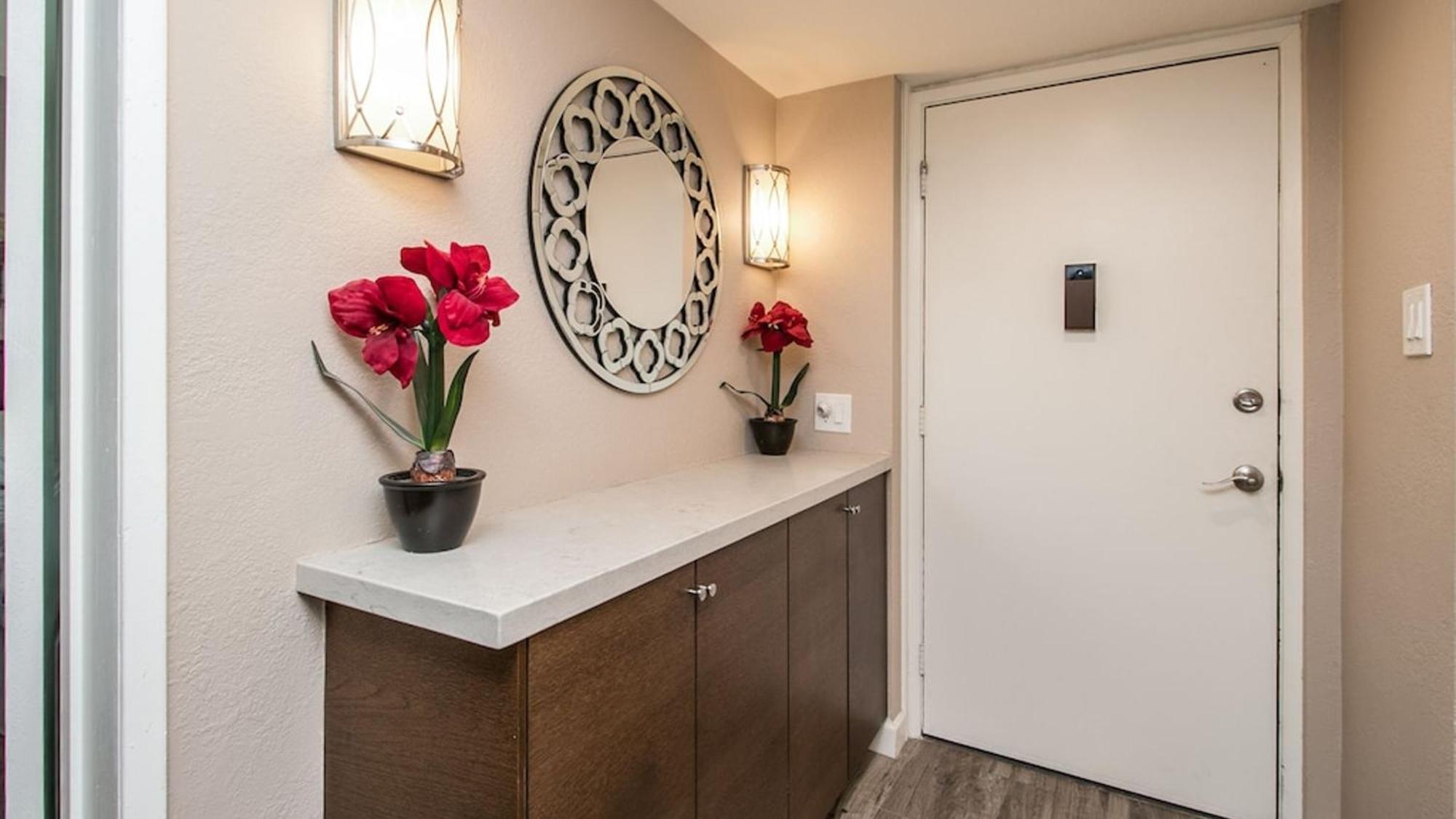 Cozy 2-bdrm In Heart Of Old Town