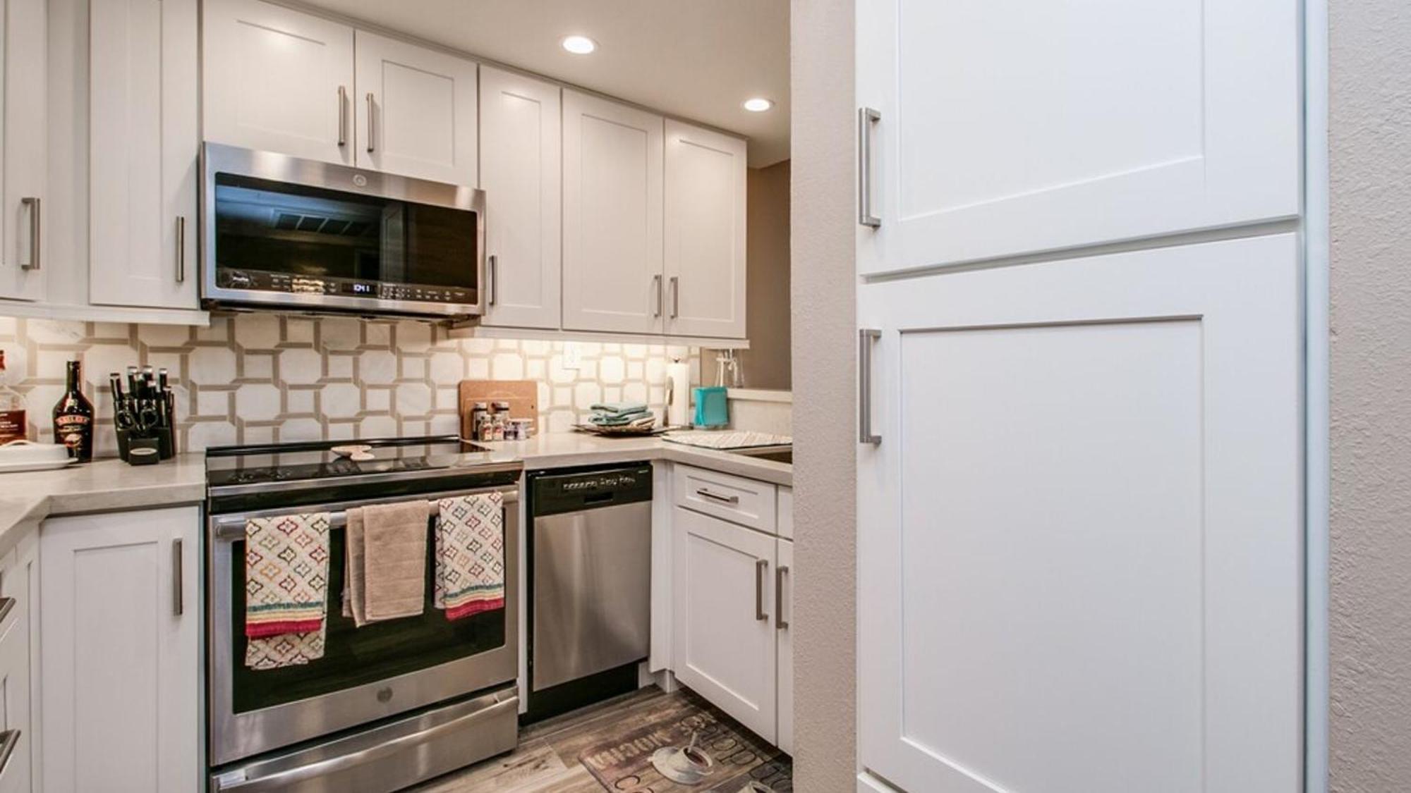 Holiday home Cozy 2-bdrm In Heart Of Old Town