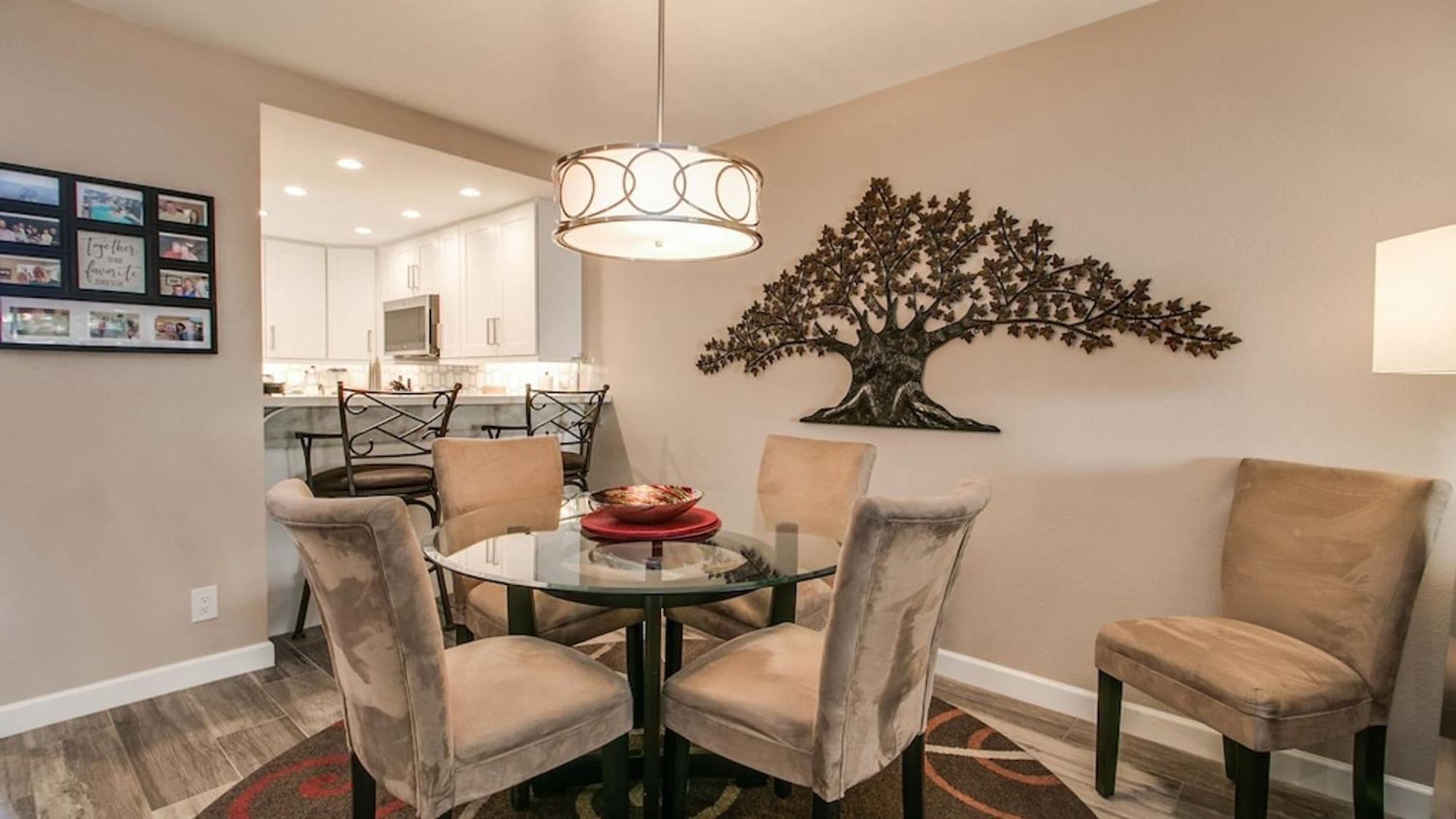 Cozy 2-bdrm In Heart Of Old Town Holiday home