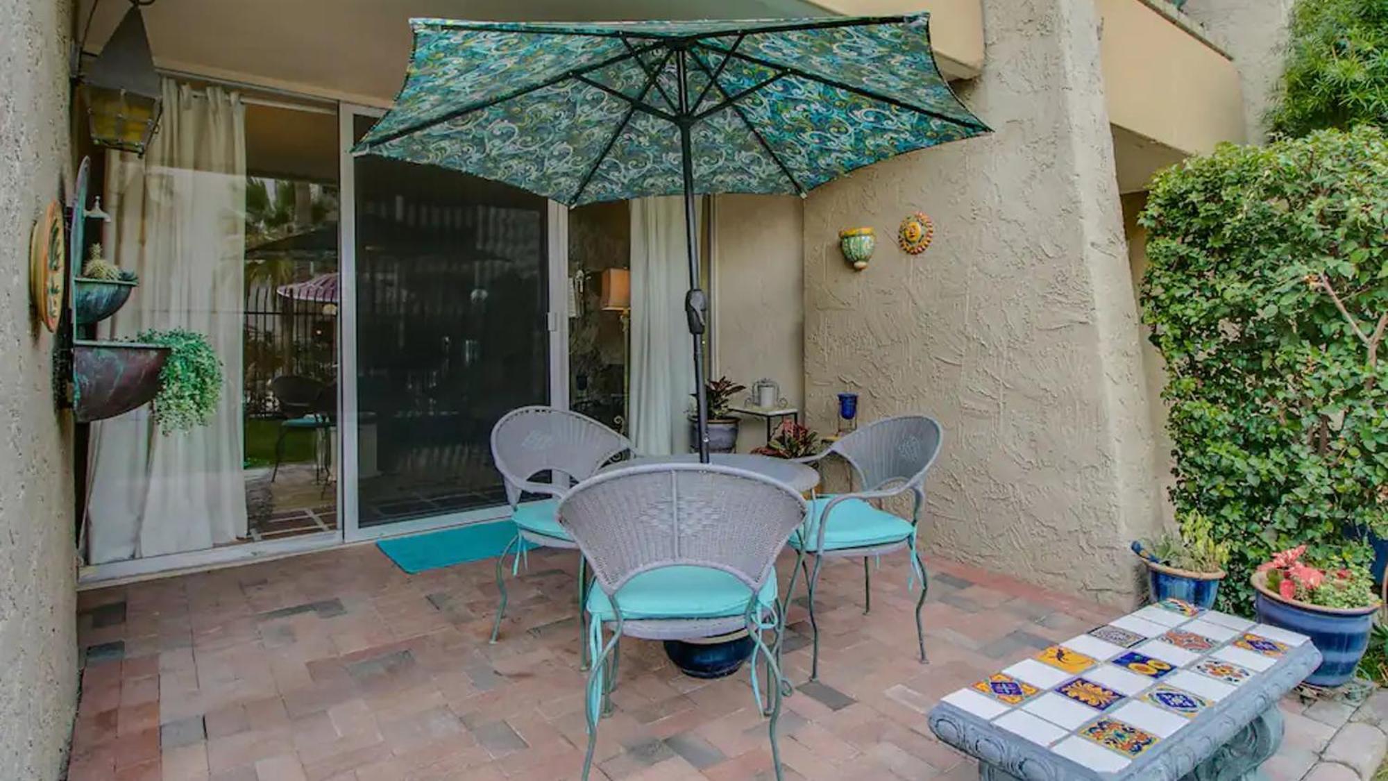 Charming 1-bdrm Steps To Old Town Holiday home *