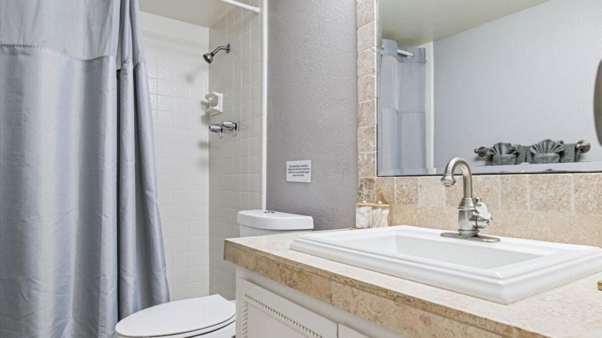 Beautiful 2-bdrm 2-bath In Old Town