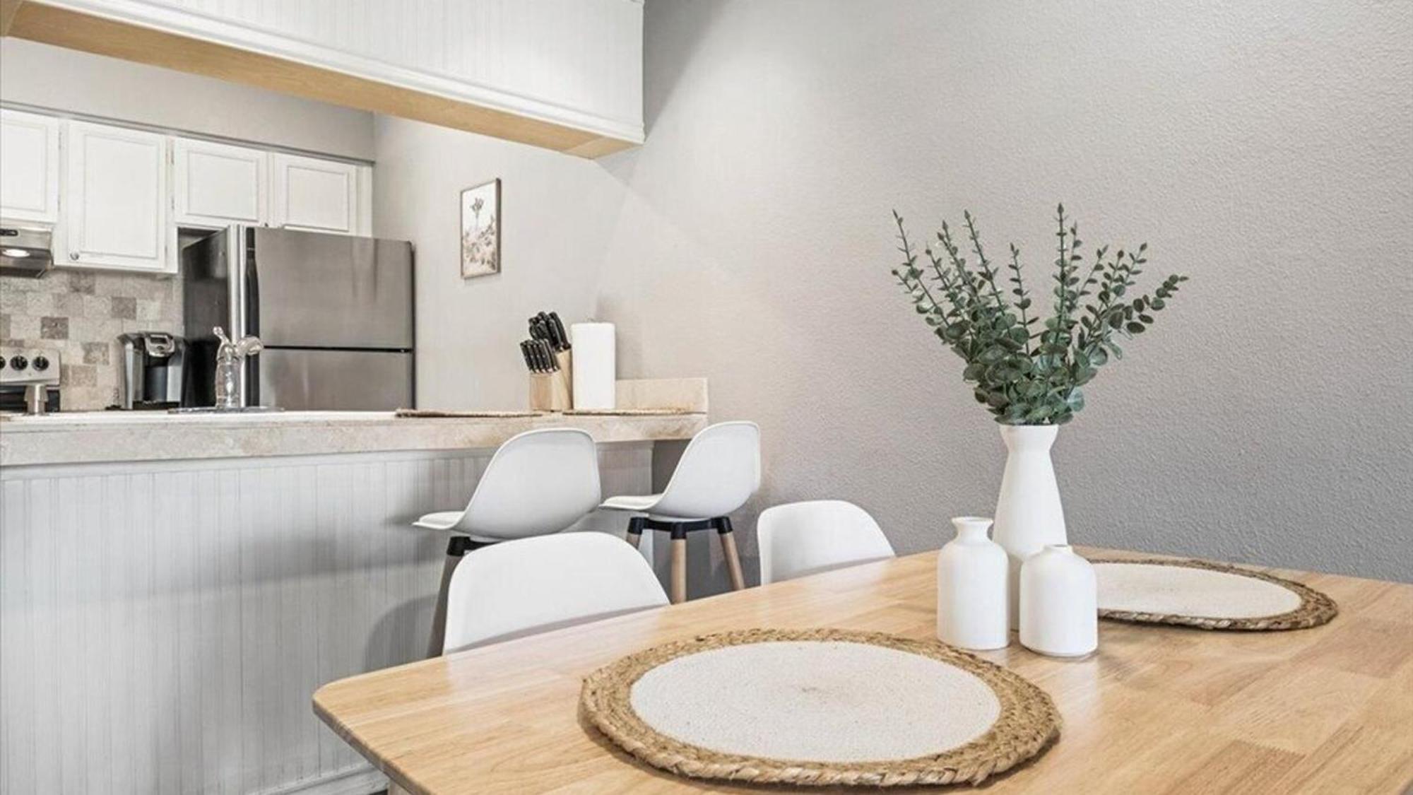 Holiday home Beautiful 2-bdrm 2-bath In Old Town