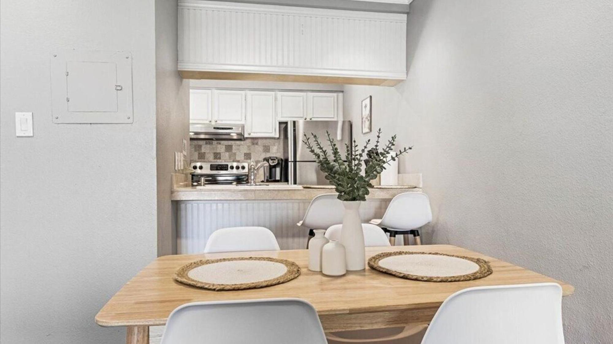 Beautiful 2-bdrm 2-bath In Old Town Scottsdale