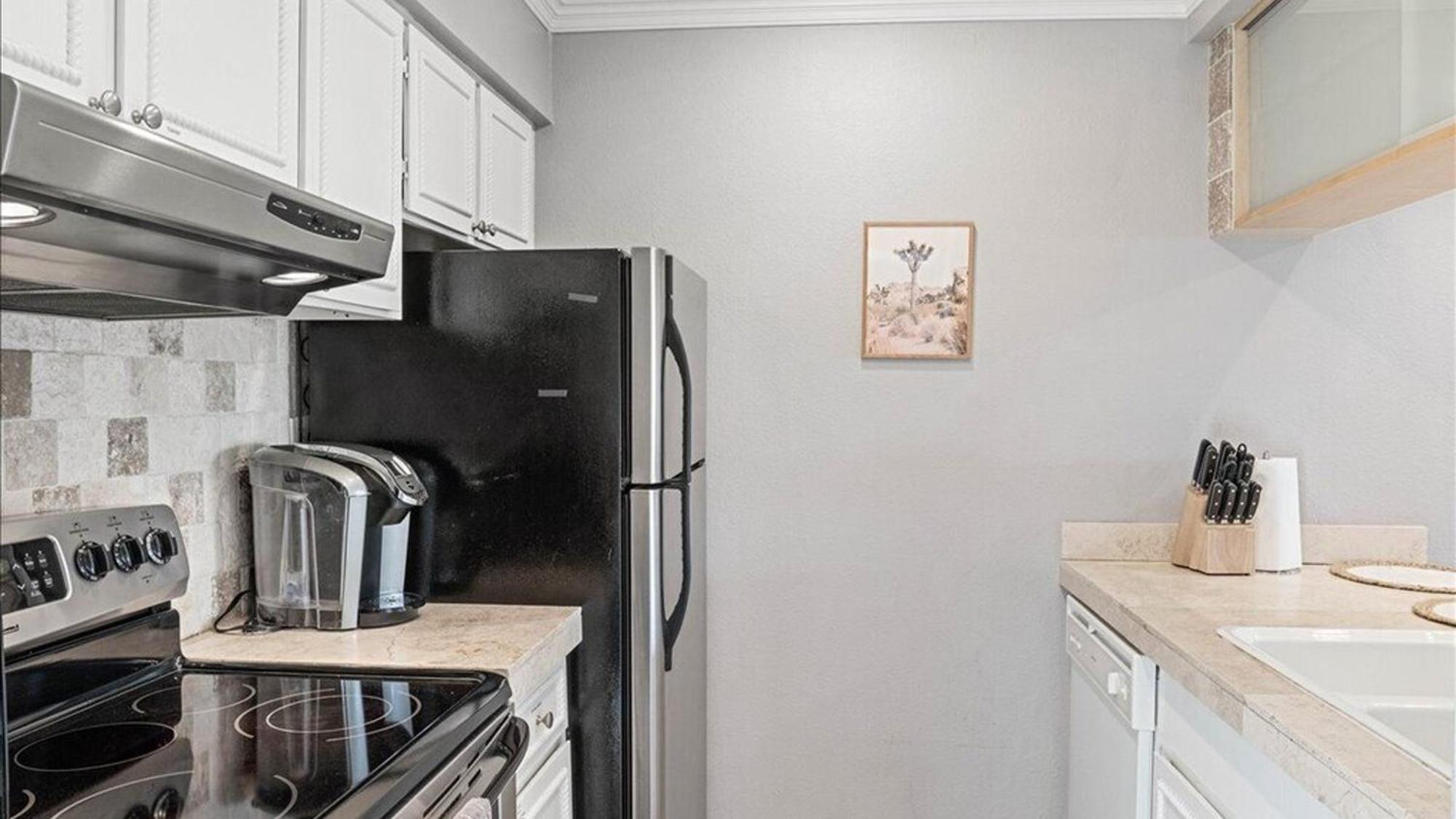 Beautiful 2-bdrm 2-bath In Old Town Holiday home *