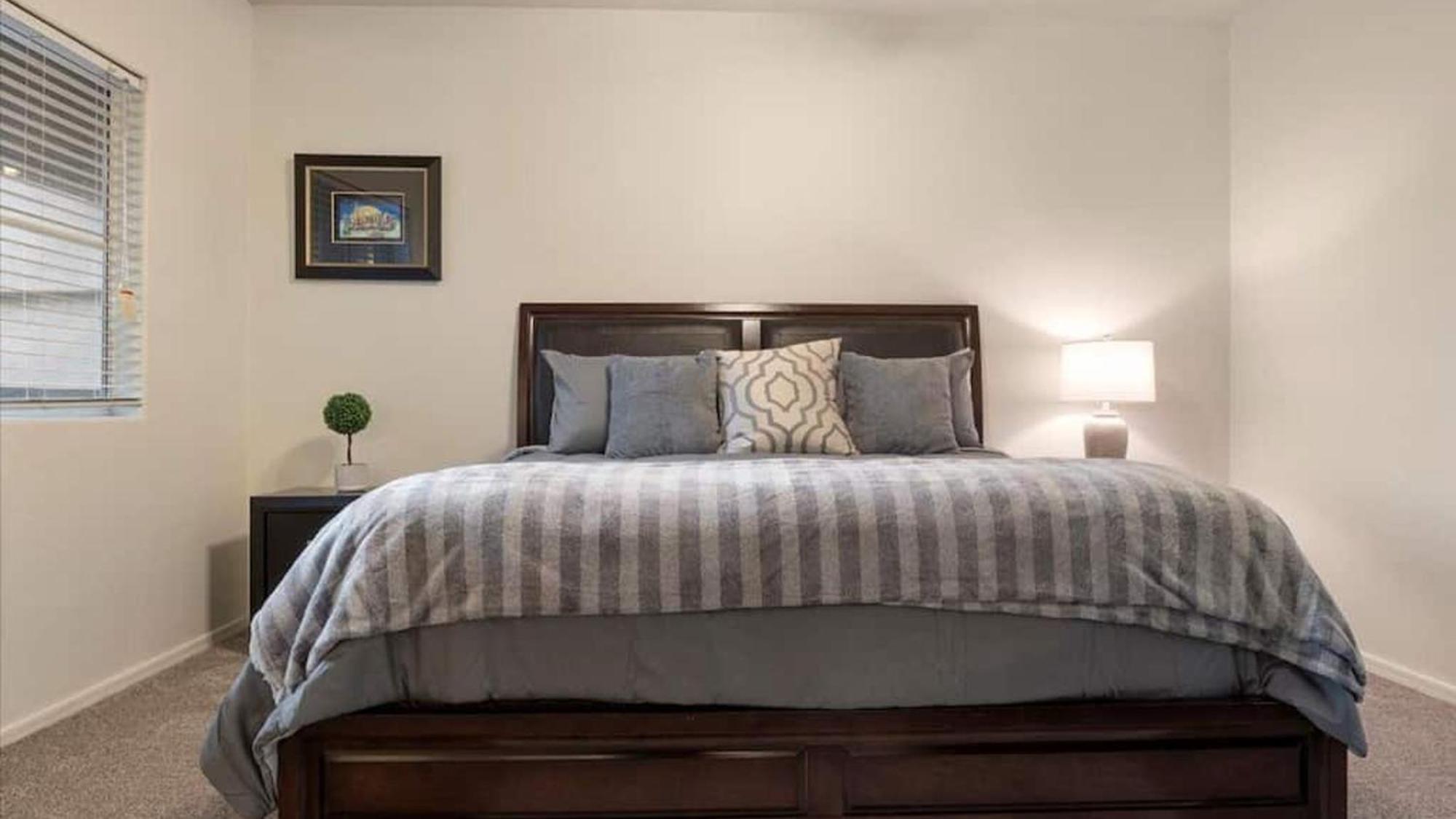 Beautiful 3 Bdrm Wgarage Holiday home