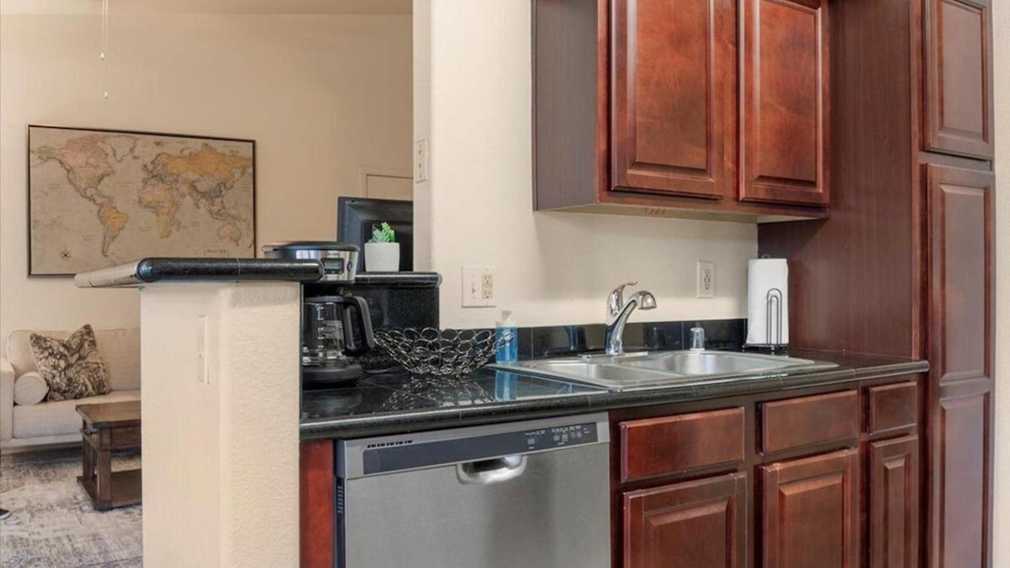 Beautiful 3 Bdrm Wgarage * Scottsdale