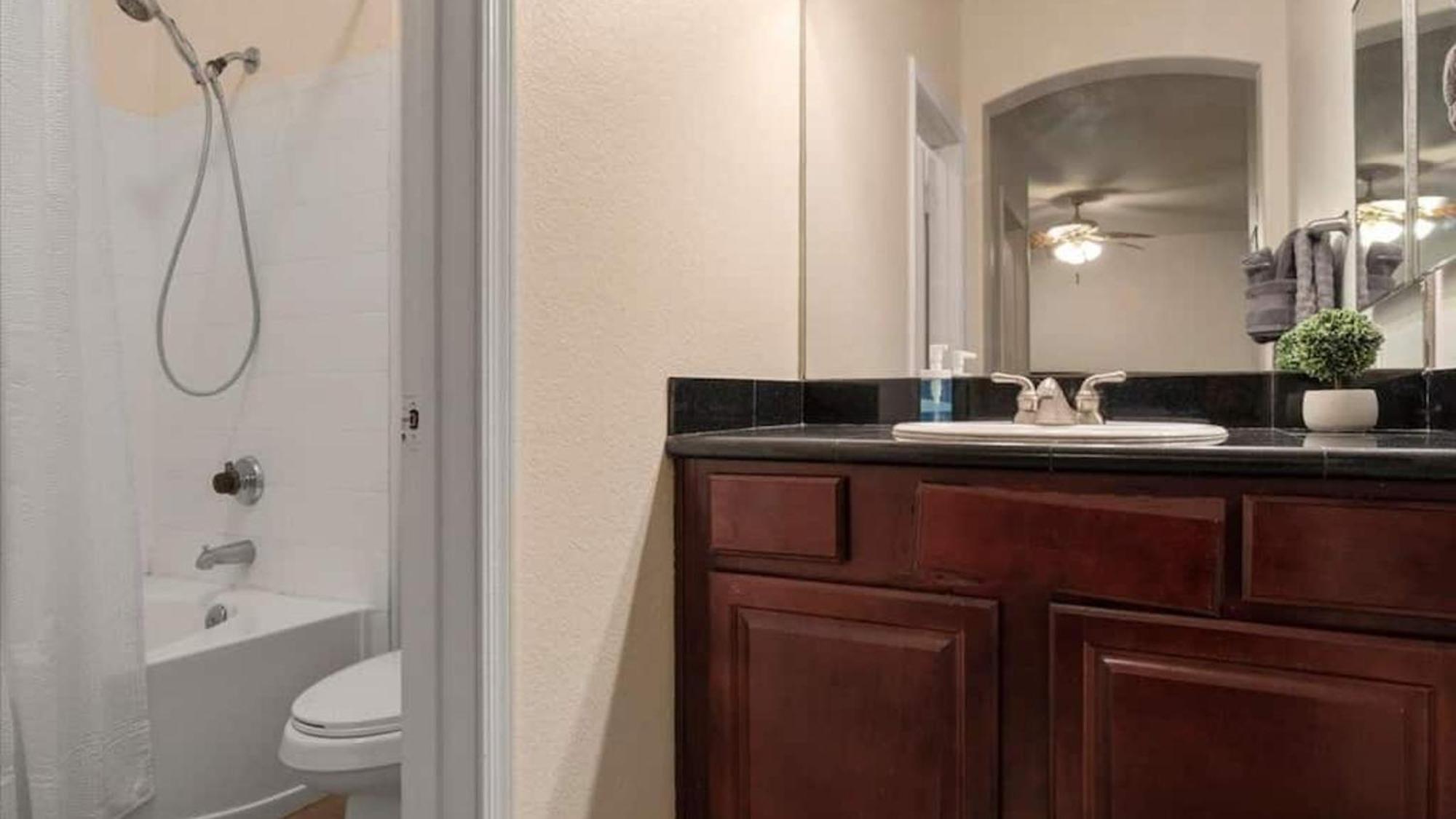 Holiday home Beautiful 3 Bdrm Wgarage