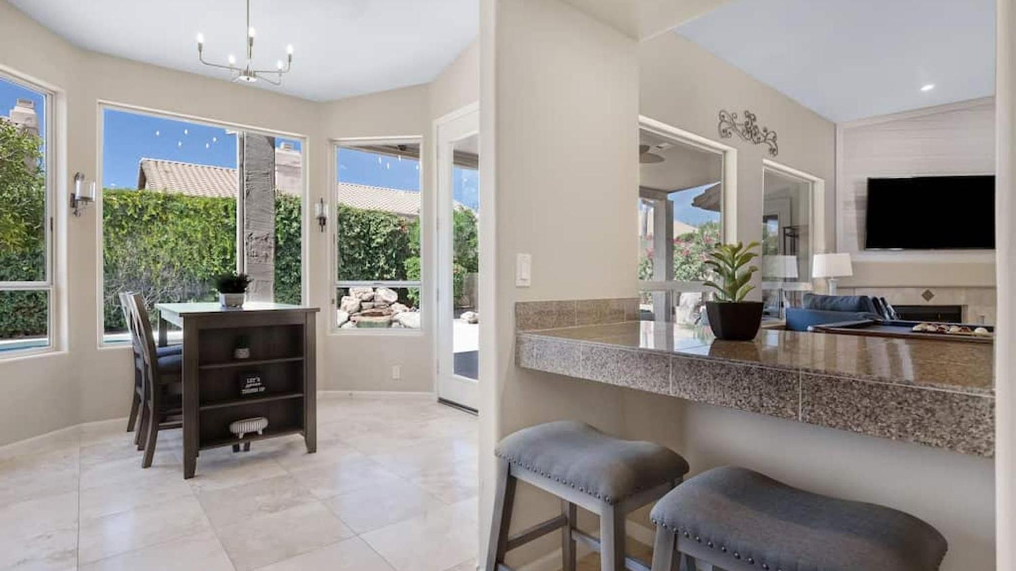 Amazing In Great Location Wbackyard Oasis *