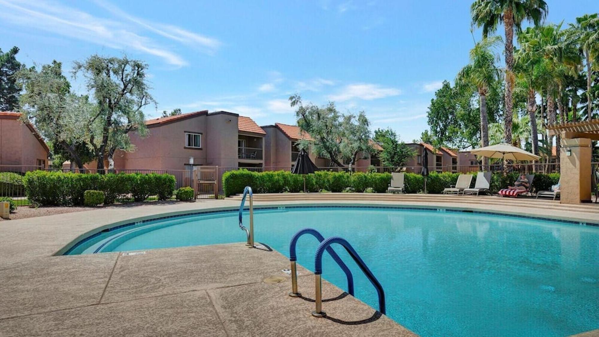 Poolside 2 Bdrm Prime Location Holiday home Scottsdale