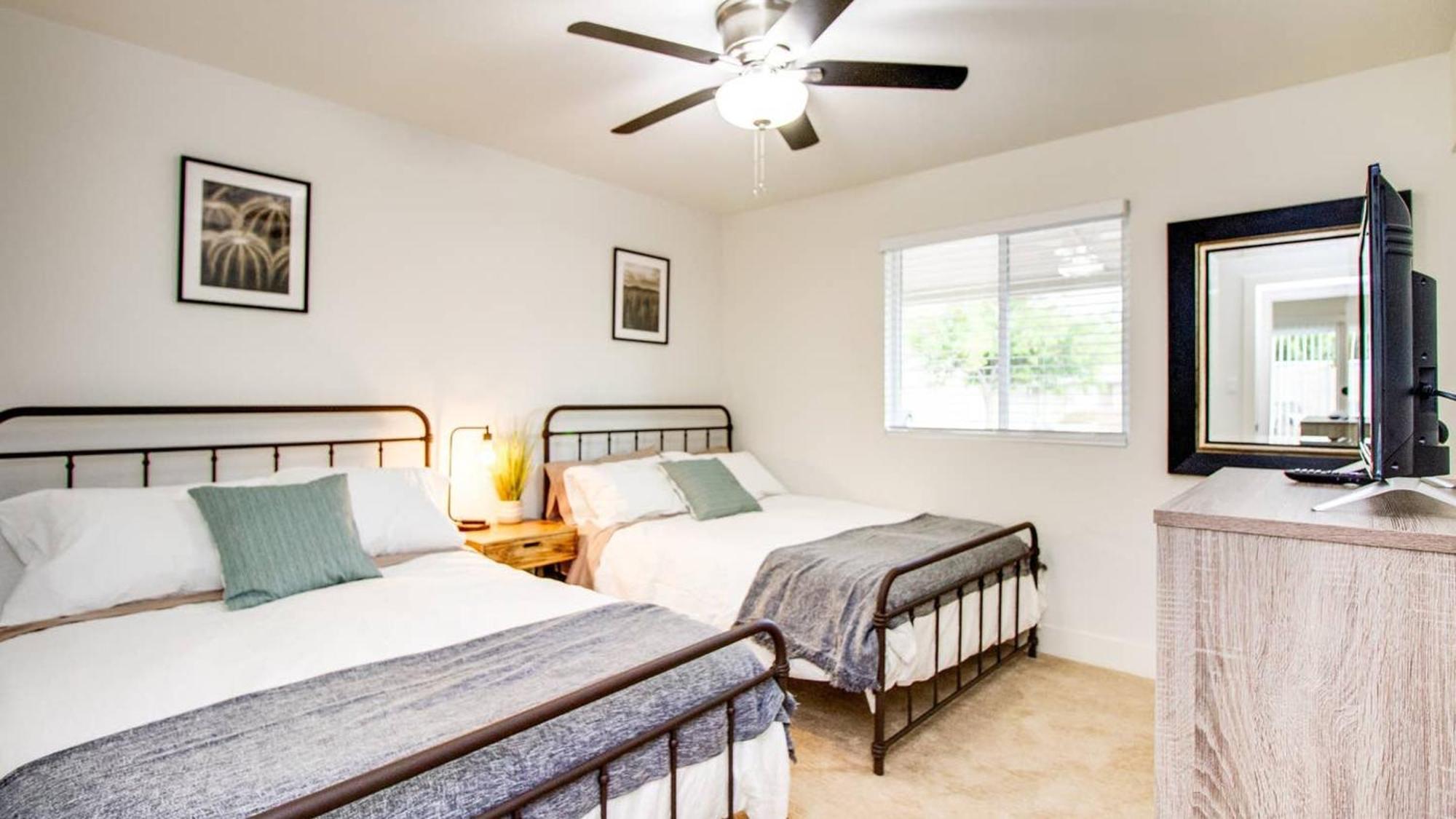 Holiday home Amazing Modern Remodel Near Old Town With Heated Pool *