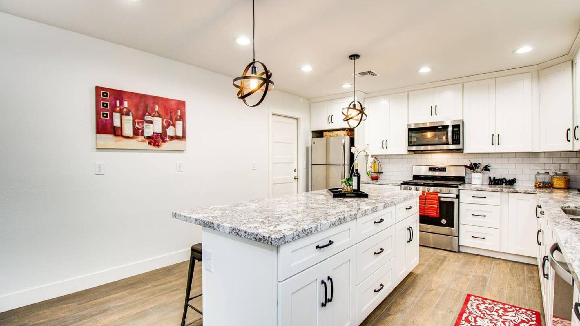 Amazing Modern Remodel Near Old Town With Heated Pool