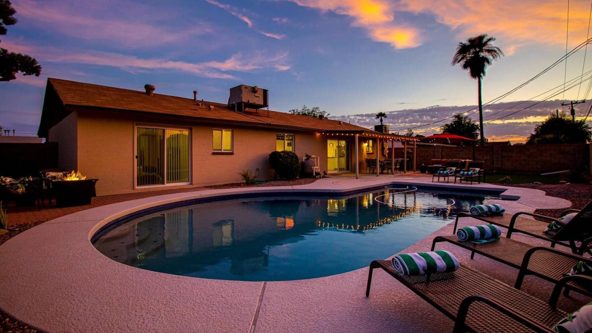 Amazing Modern Remodel Near Old Town With Heated Pool *