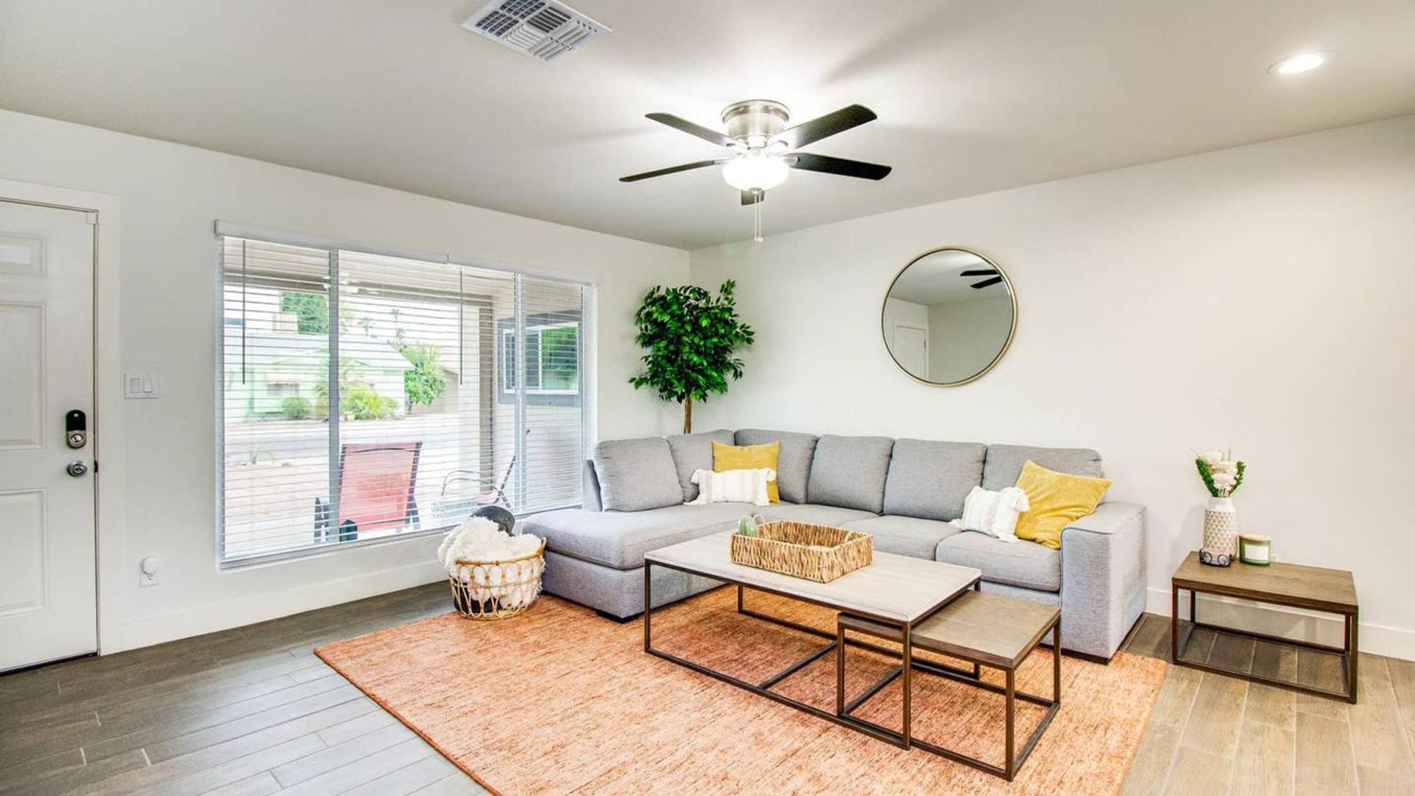 Amazing Modern Remodel Near Old Town With Heated Pool Holiday home *